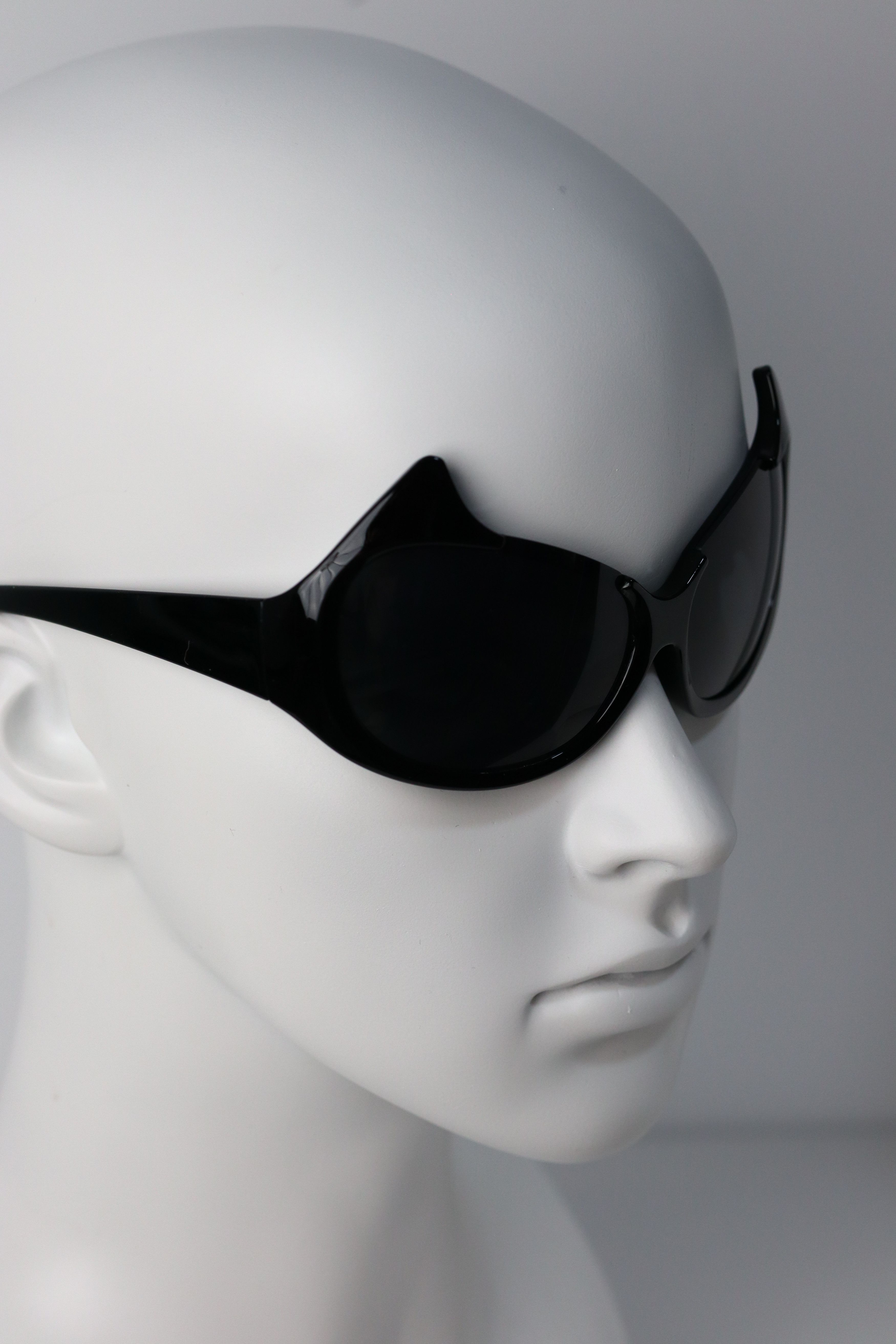Japanese Brand Y2k Avant Garde Futuristic Little Devil Black Sunglasses OS Size ONE SIZE - 5 Thumbnail