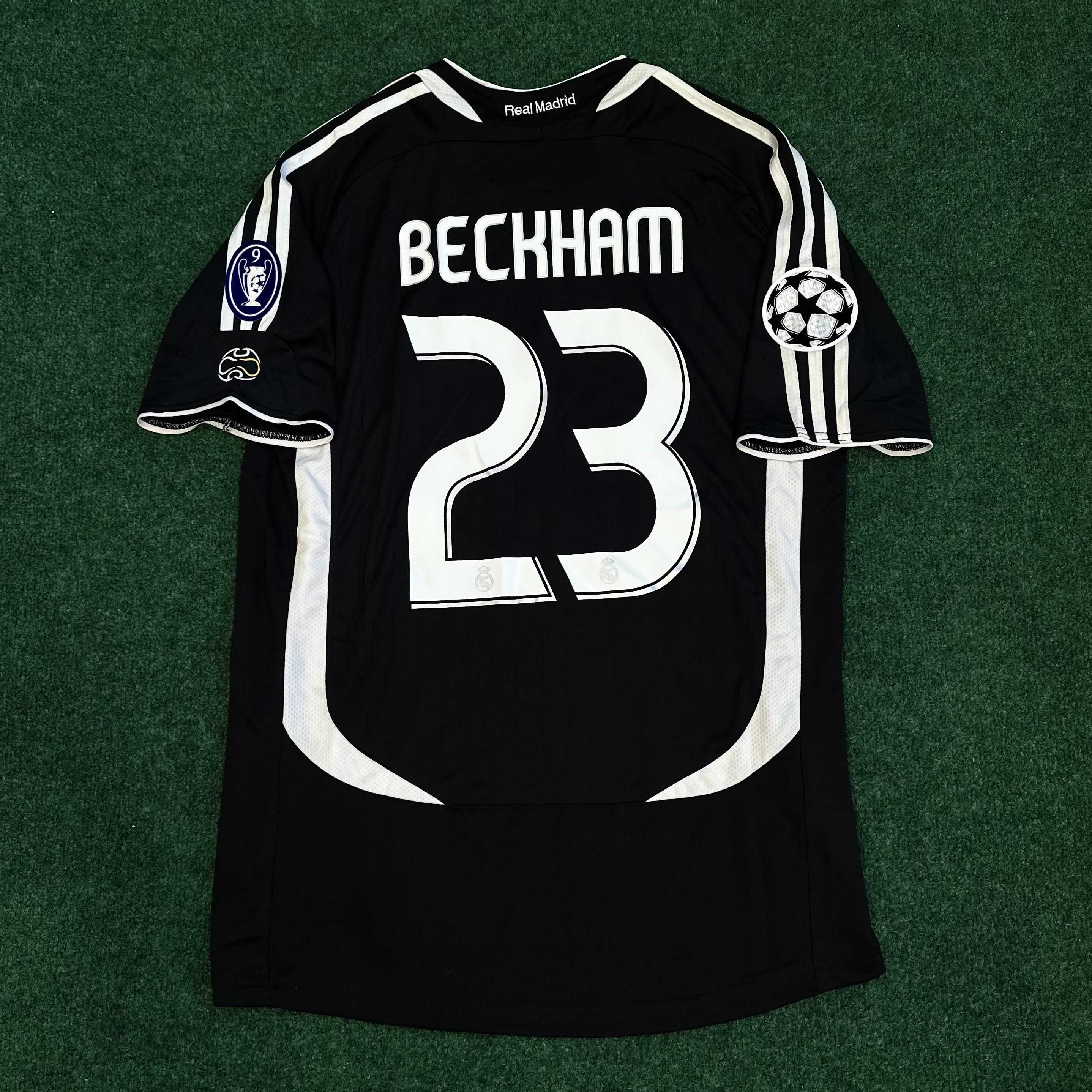 Adidas David Beckham Real Madrid Jersey Size L UCL Patches Size US L / EU 52-54 / 3 - 5 Thumbnail