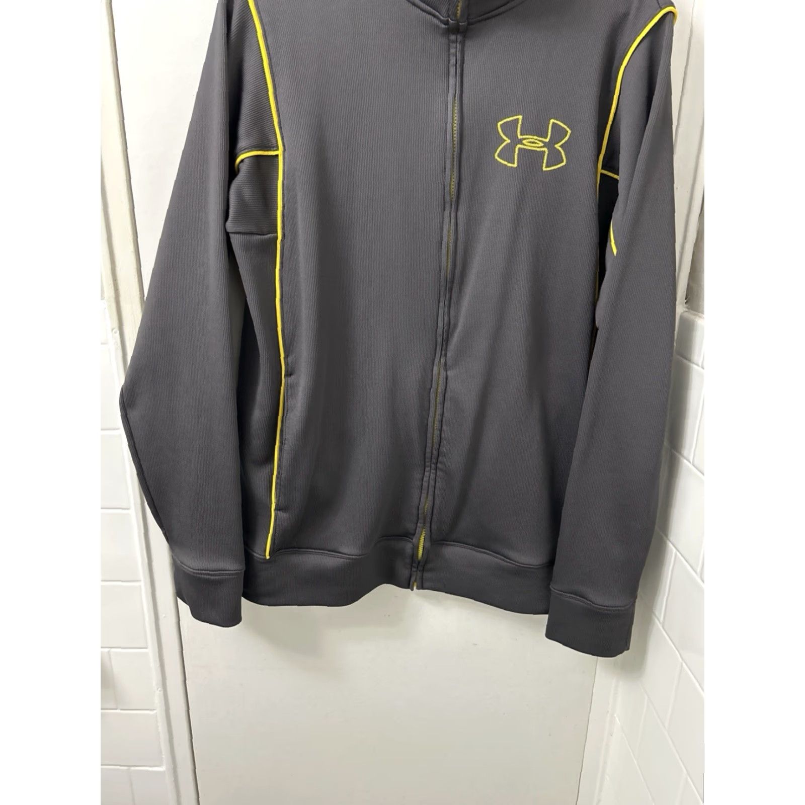 Under Armour Under Armour Track Jacket Mens XL Gray Yellow Full Zip Loose Fit Logo L/S Size US XL / EU 56 / 4 - 3 Thumbnail