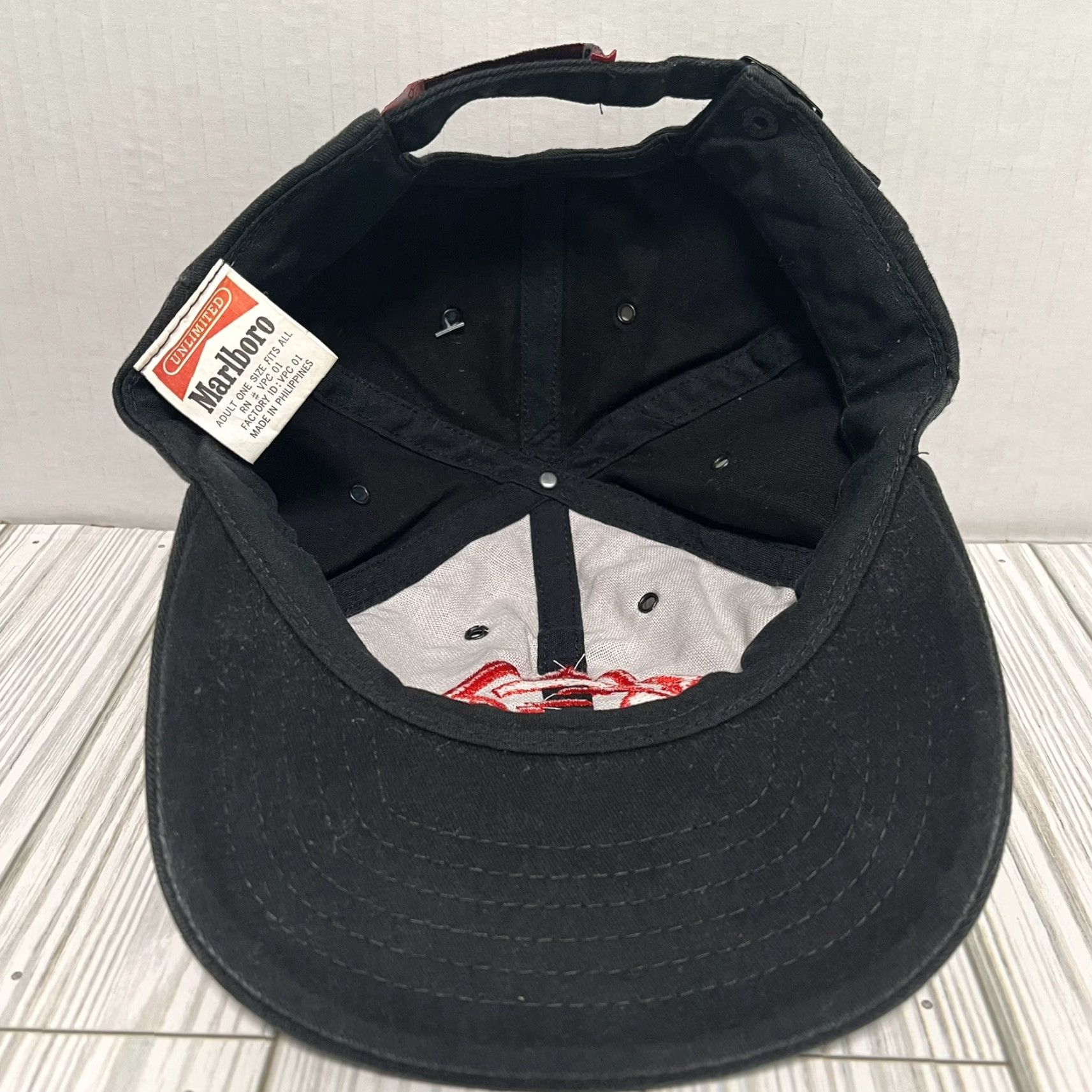 Marlboro VINTAGE Marlboro Hat Cap Strap Back Unlimited Gear Deadstock Black Red Cigarette Men One Size Adjustable Baseball Cap 90s Retro USA Mens Size ONE SIZE - 7 Thumbnail