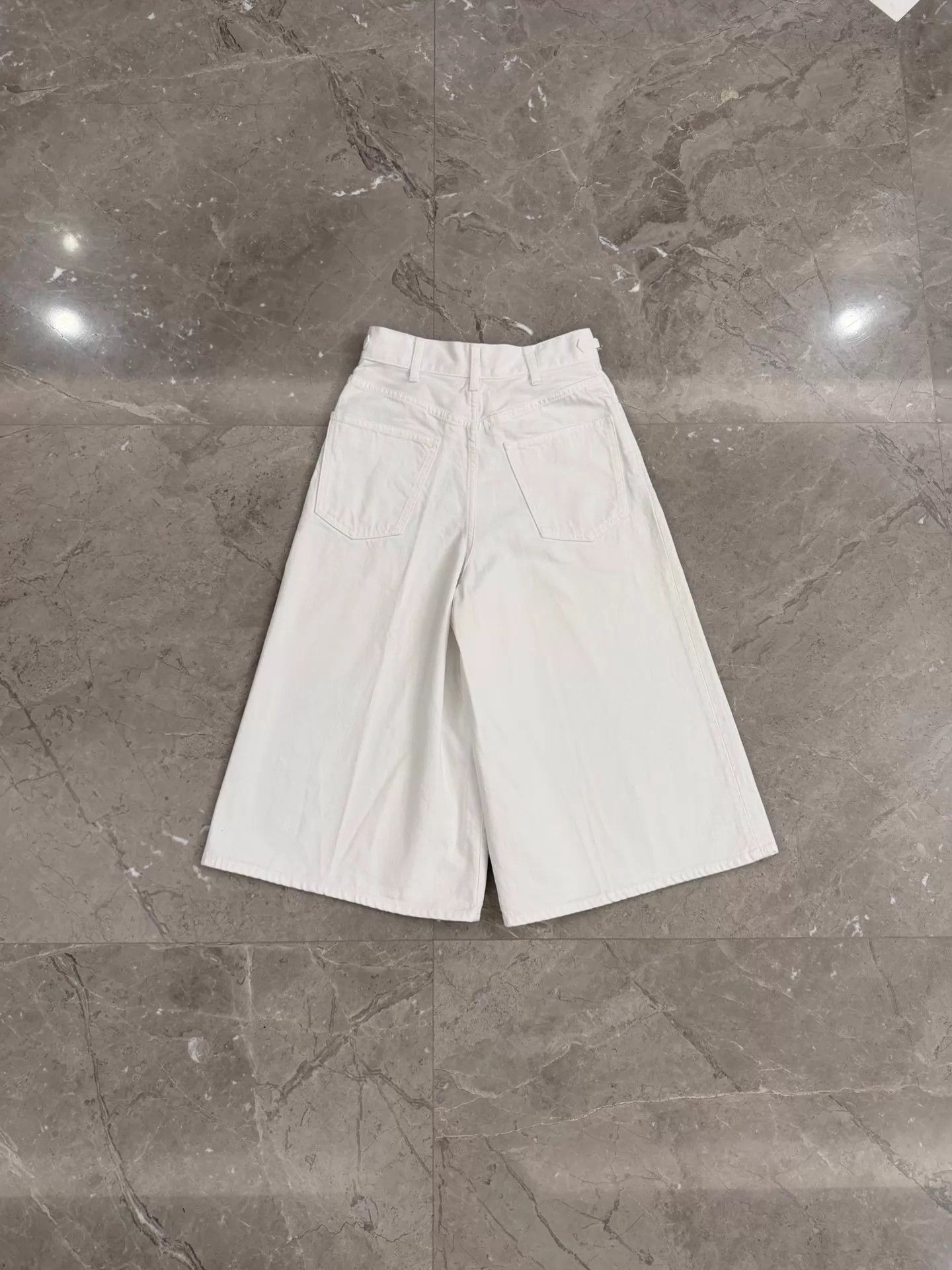Celine Celine Hedi Slimane White Triomphe Gold 7/8 Jeans Size 27 Size 27" / US 4 / IT 40 - 2 Thumbnail