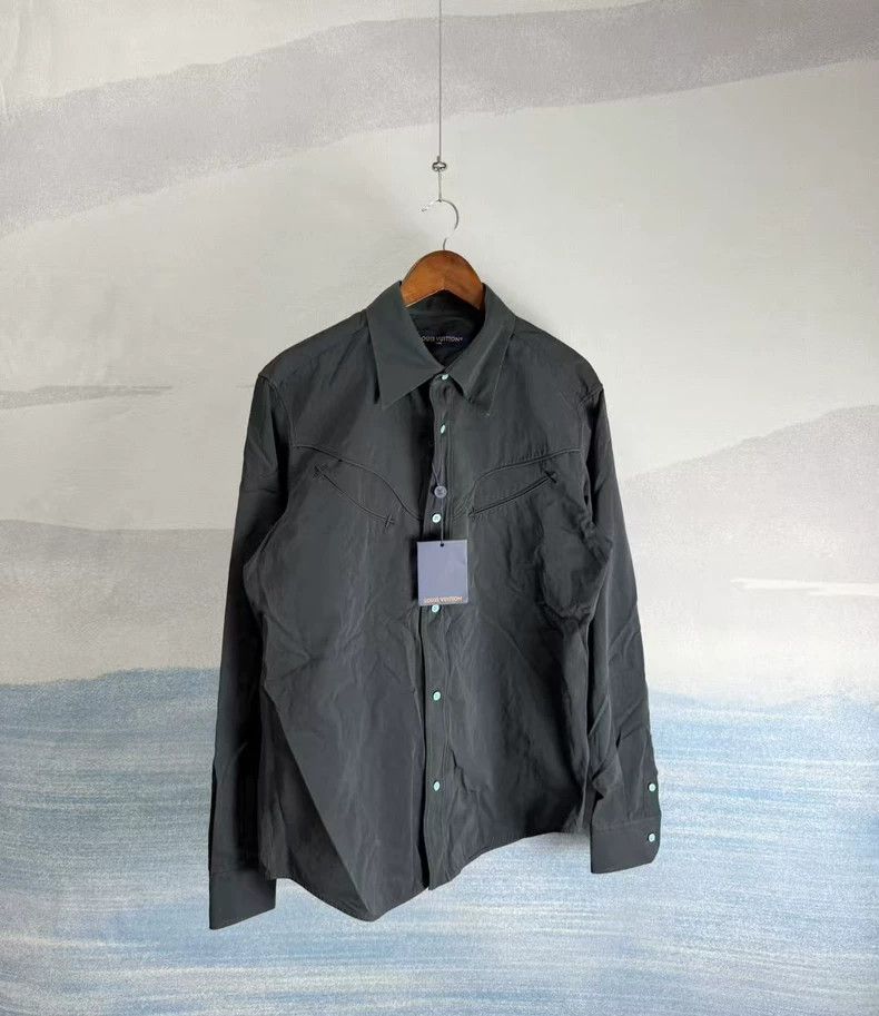 Louis Vuitton louis vuitton black turquoise embroidered shirt-dmc Size US XL / EU 56 / 4 - 1 Thumbnail