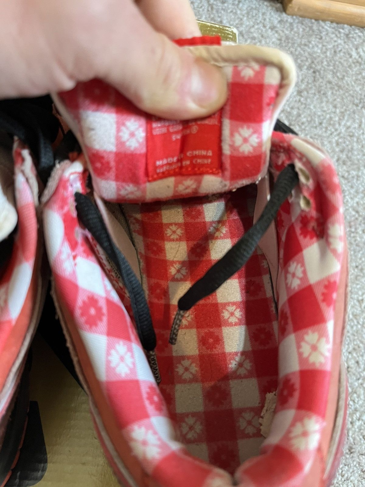 Nike SB Dunk Red Lobster size 9.5 Size US 9.5 / EU 42-43 - 8 Thumbnail