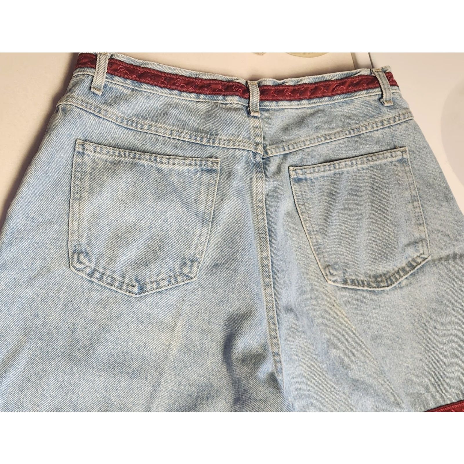 Bill Blass VINTAGE BILL BLASS Jean Shorts Women 14W Denim Floral Trim Light Wash 80s 90s Retro High Rise 32 in Waist 4 in Inseam Mens, Womens, Girls, Boys Size 36" / US 14 / IT 50 - 5 Thumbnail