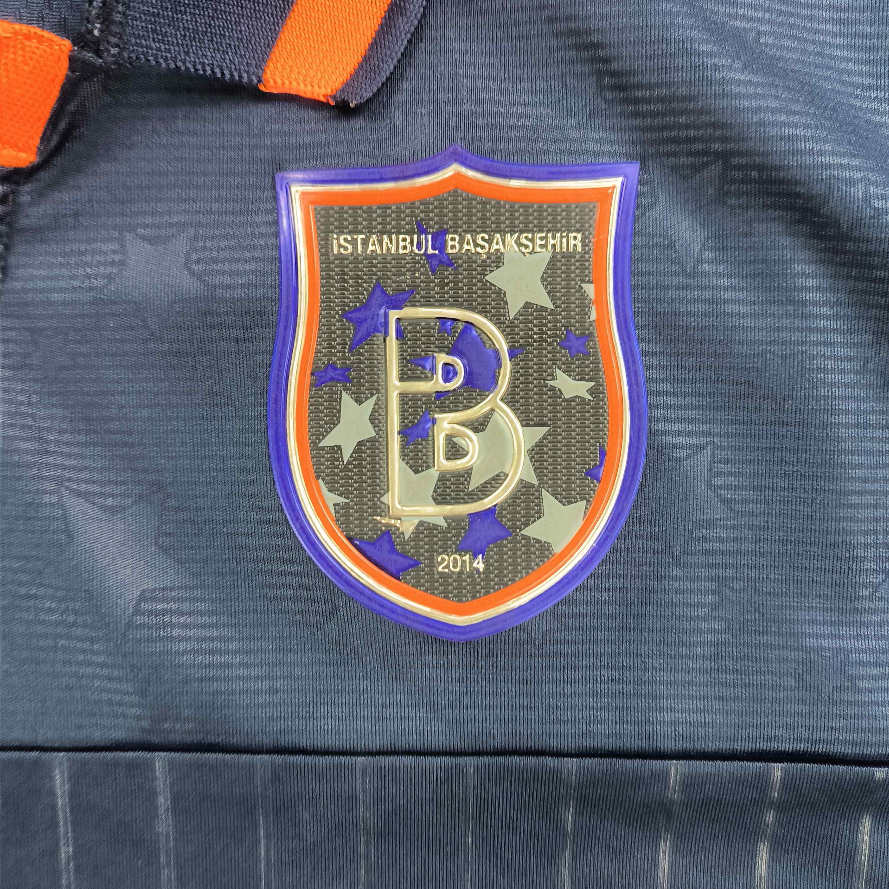 Macron İstanbul Basaksehir 19-20 Macron away football jersey size L Size US L / EU 52-54 / 3 - 4 Thumbnail