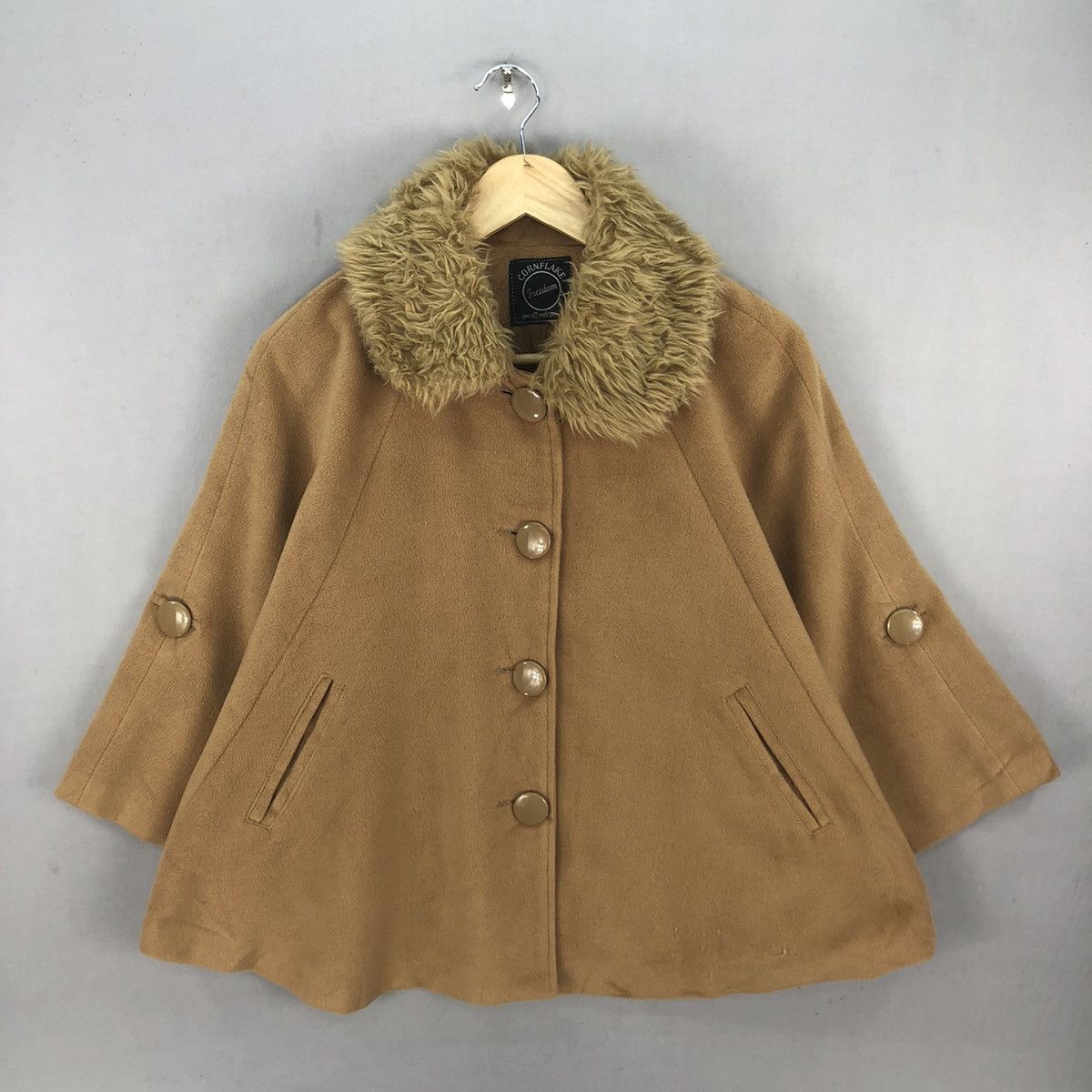 Japanese Brand Cornflake Freedom Faux Fur Cape Size M / US 6-8 / IT 42-44 - 1 Thumbnail