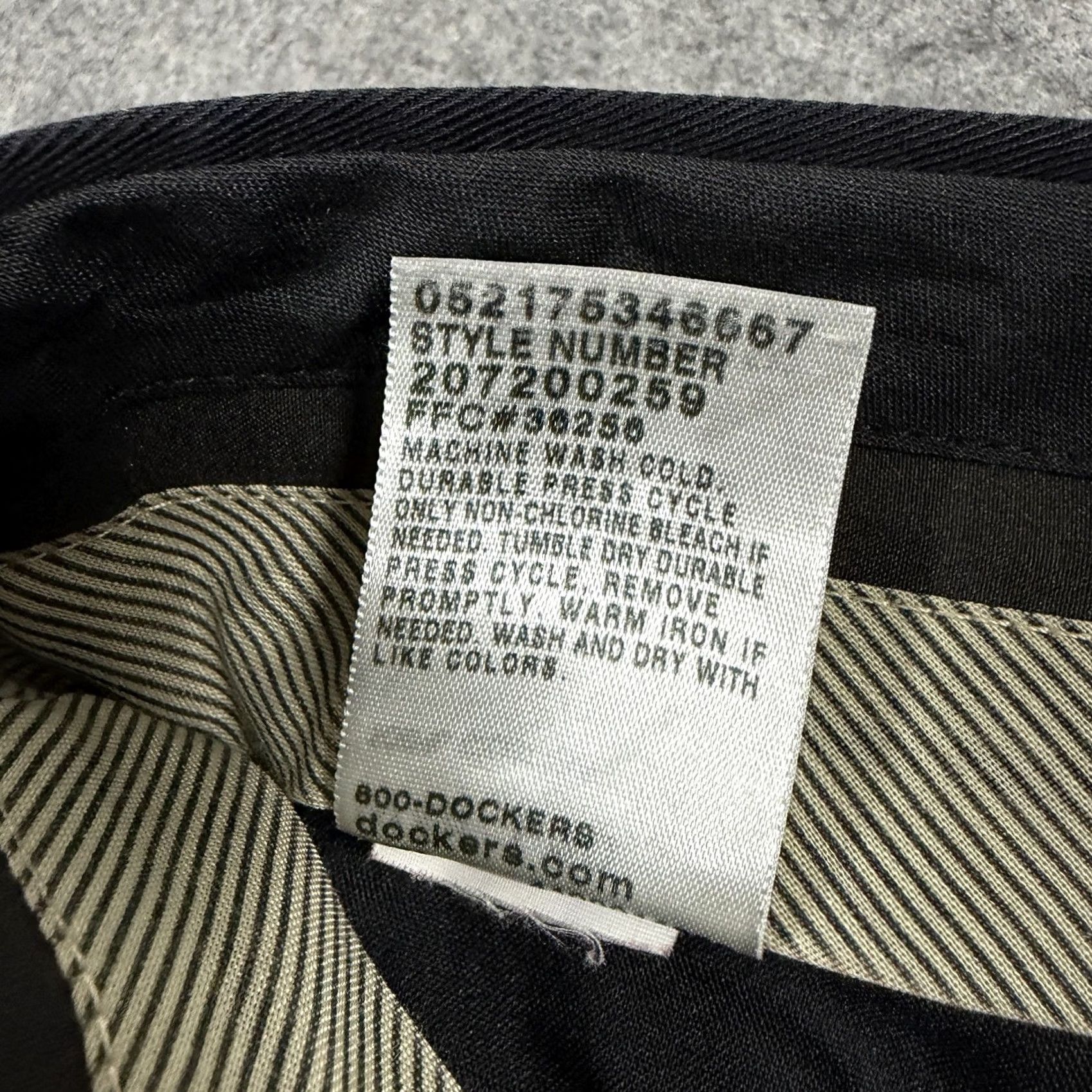 Dockers DOCKERS Pants Mens 40x30 Black Classic Khakis Straight Front 41x28 Inseam 28" Twill, Button Zip, Relaxed Fit Vintage No Size US 40 / EU 56 - 5 Thumbnail