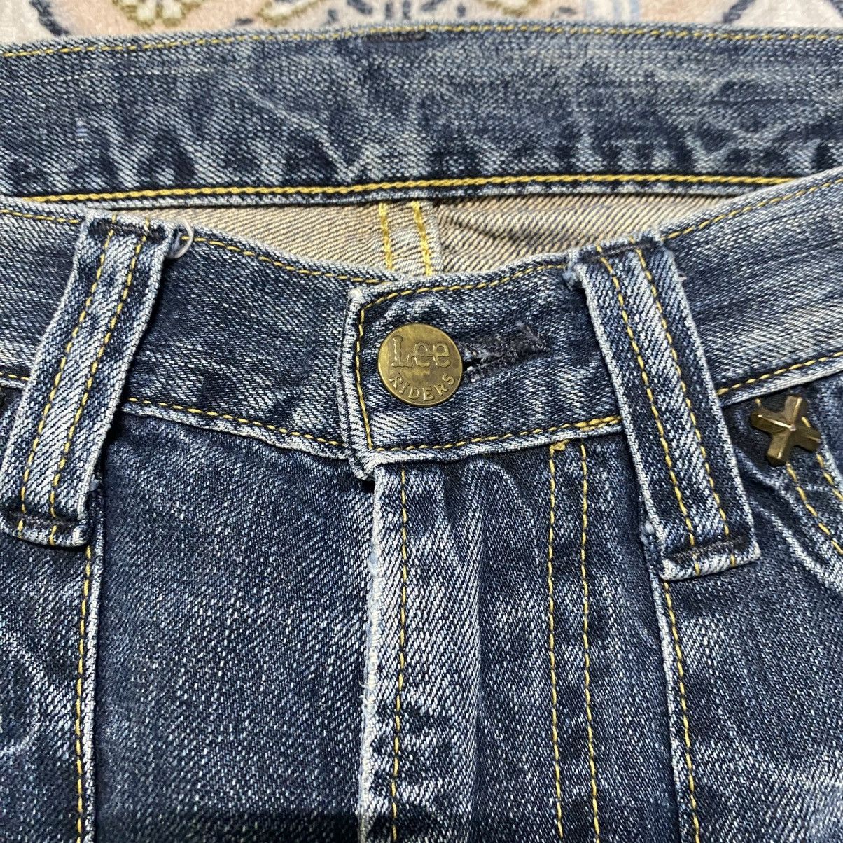 Japanese Brand Vintage Lee Riders Spiral Cut Denim Flare Jeans Size US 32 / EU 48 - 19 Thumbnail