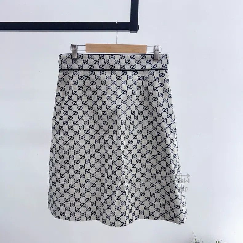 Gucci Gucci Full logo tiger head short skirt Size 26" / US 2 / IT 38 - 3 Thumbnail