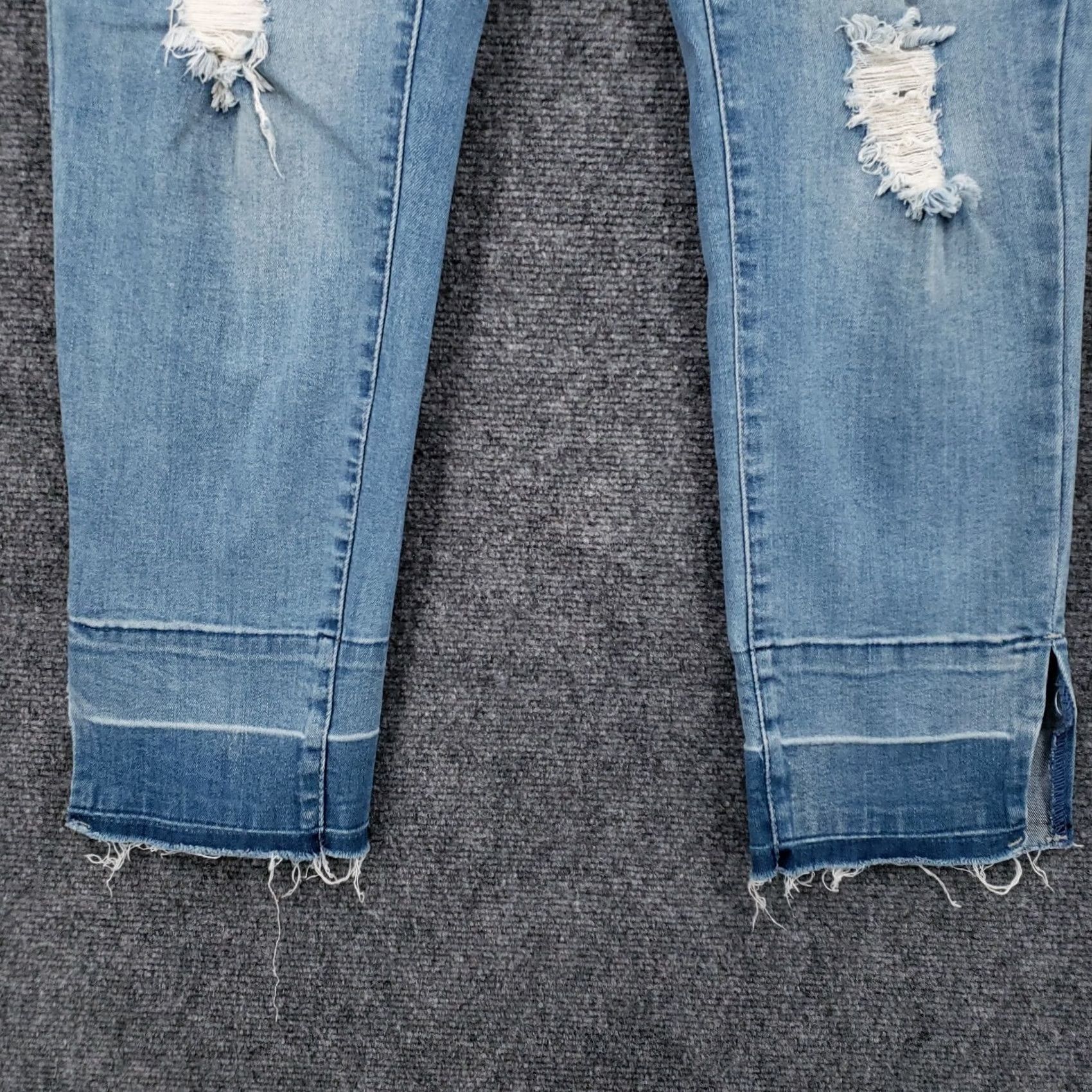 Vintage Seven7 Jeans Women 12 Blue Skinny Easy Fit Mid Rise Medium Wash Denim Distressed Size 34" / US 12 / IT 48 - 4 Thumbnail