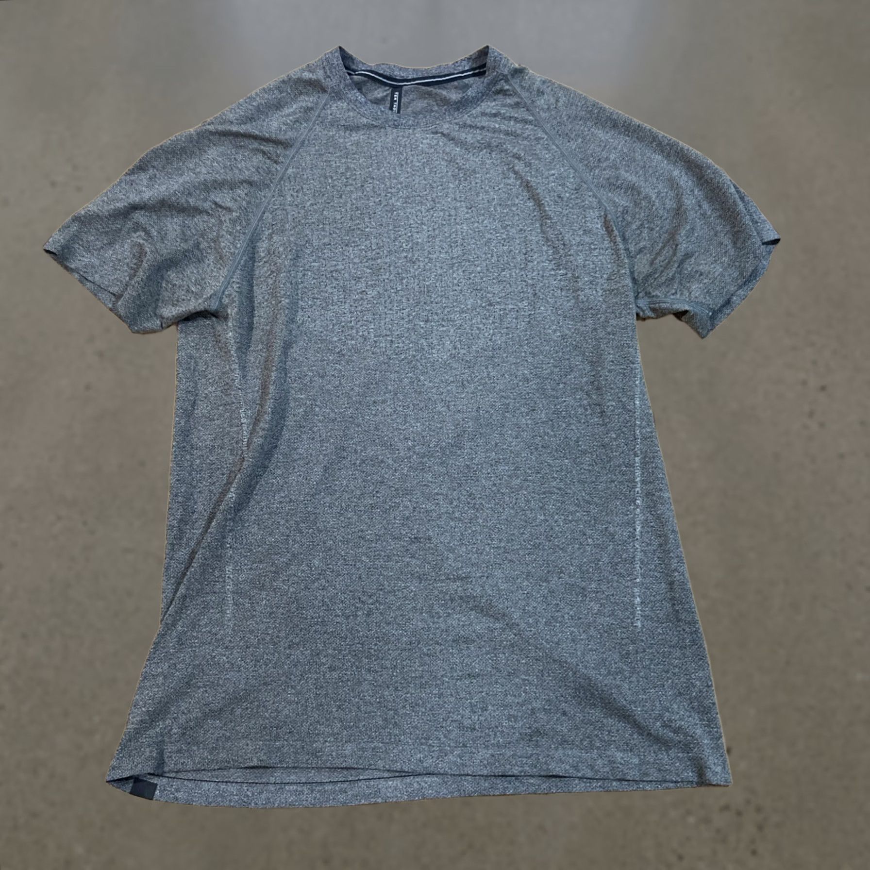 Ten Thousand Ten Thousand The Seamless Shirt Raglan Mens Large Gray Athletic Training Shirt Size US L / EU 52-54 / 3 - 1 Thumbnail