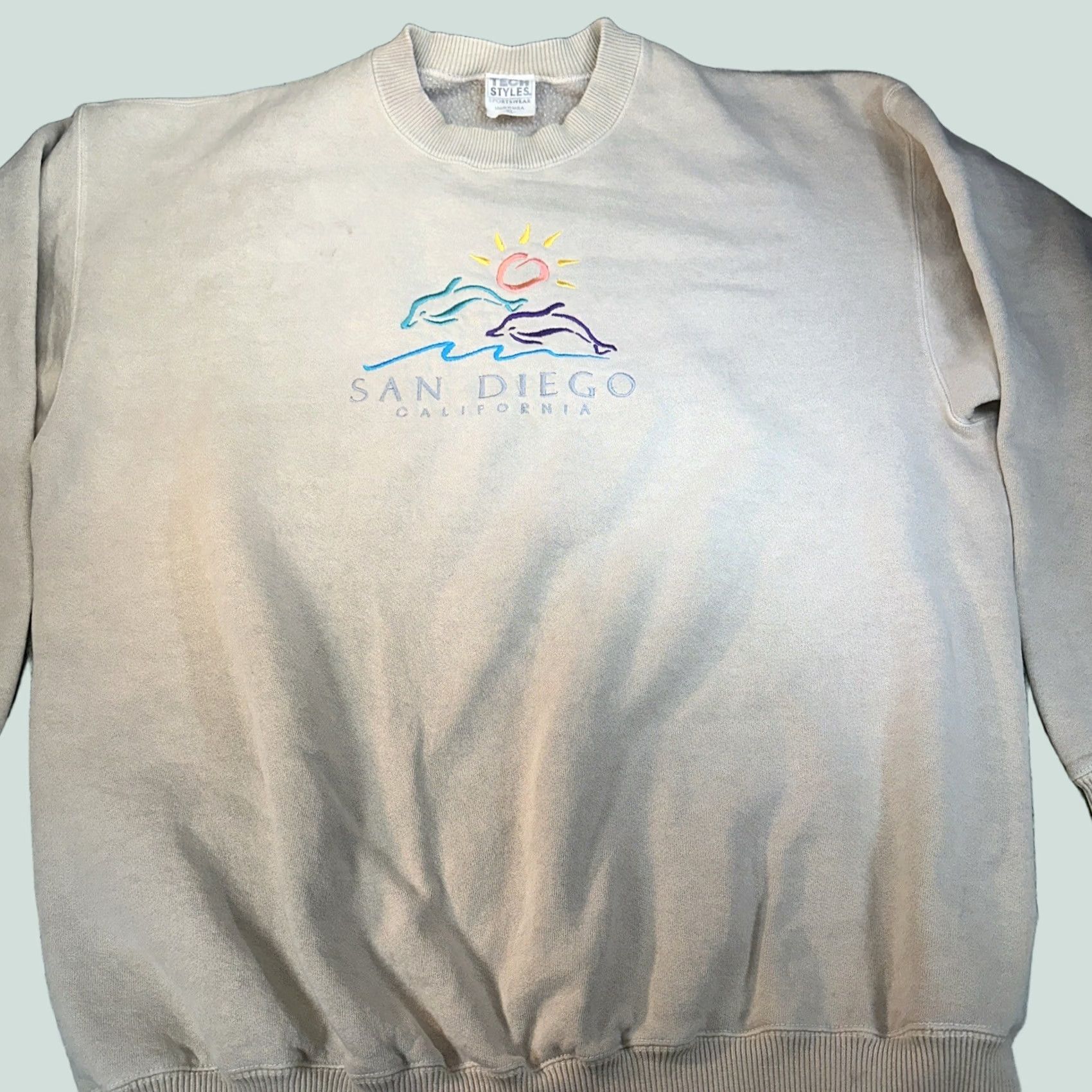 Vintage VINTAGE San Diego California Dolphins Crewneck Sweatshirt XL Men Beige Pullover USA Shirt Size US XL / EU 56 / 4 - 1 Thumbnail