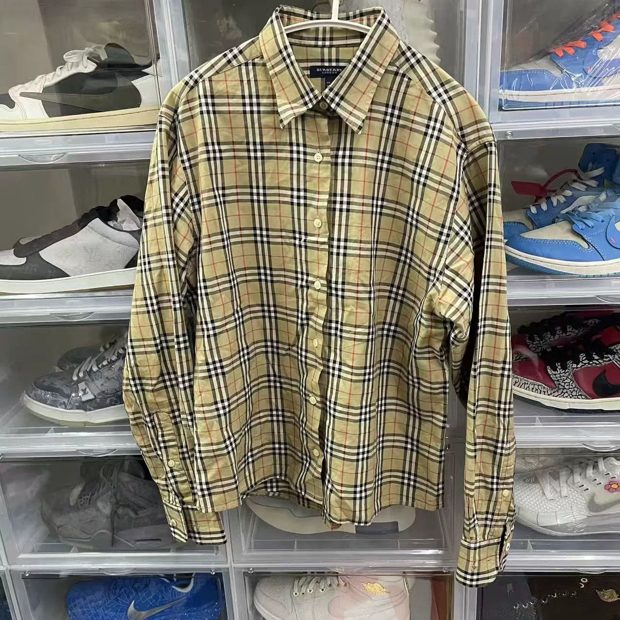 Burberry Burberry Retro Plaid Beige T-Shirt S Women Size S / US 4 / IT 40 - 1 Thumbnail