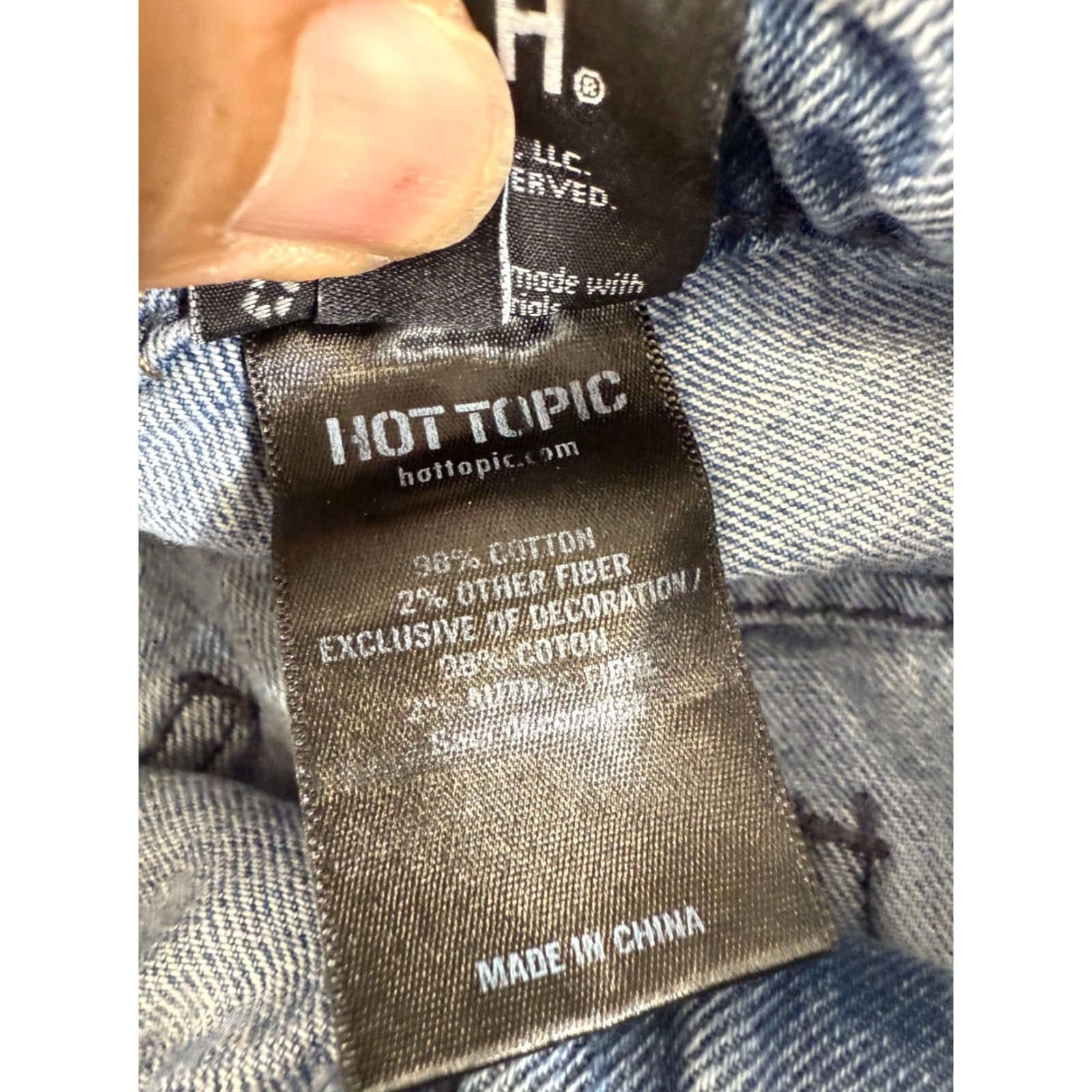 Hot Topic Hot Topic Coraline Jeans Womens 1 (26 x 32) Blue Denim Wide Leg Patchwork Charm Size 25" / US 0 / IT 36 - 7 Thumbnail