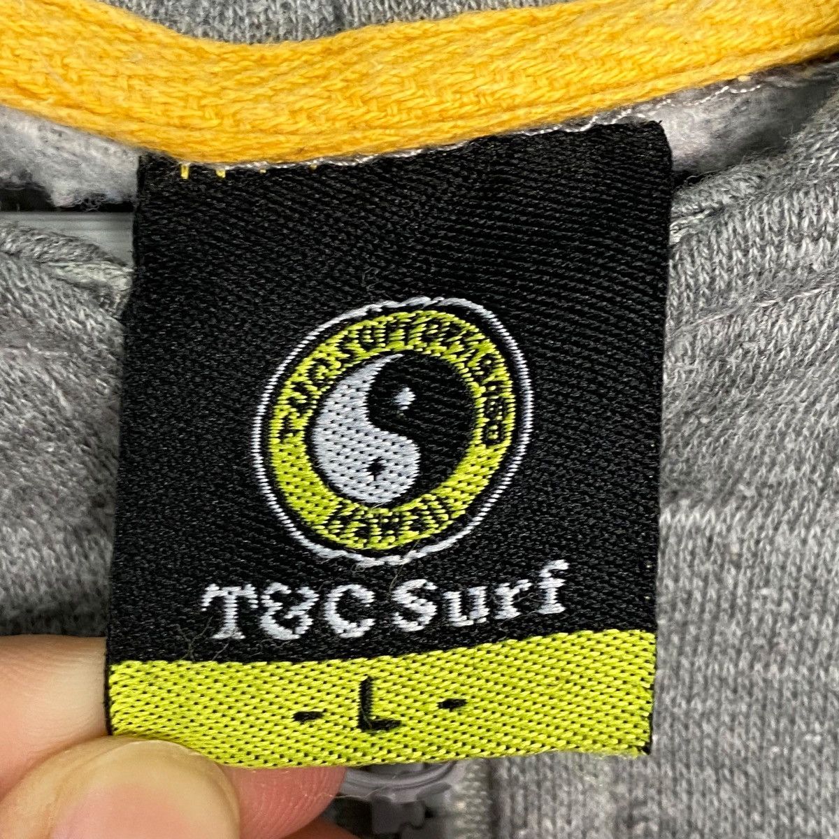 Vintage Vintage T&C Surf Design Hoodie Sweater Grey Pullover Size L Size US L / EU 52-54 / 3 - 12 Thumbnail