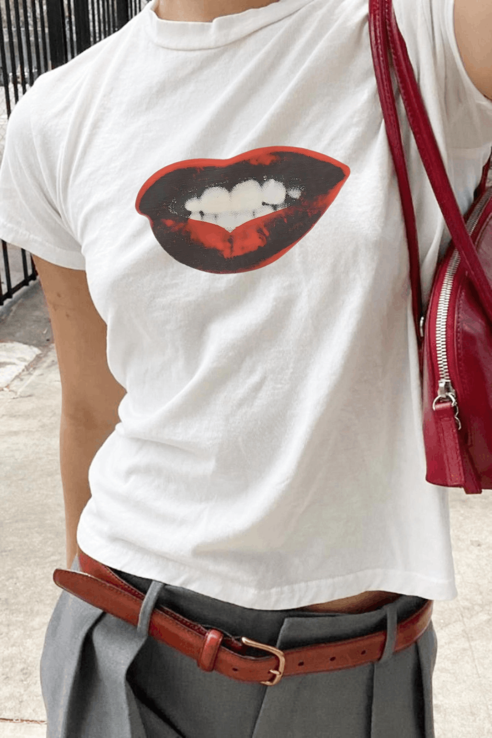 Other Y2K Graphic Baby Tee – Retro Lips Print Valentine’s T-Shirt Size L / US 10 / IT 46 - 3 Thumbnail