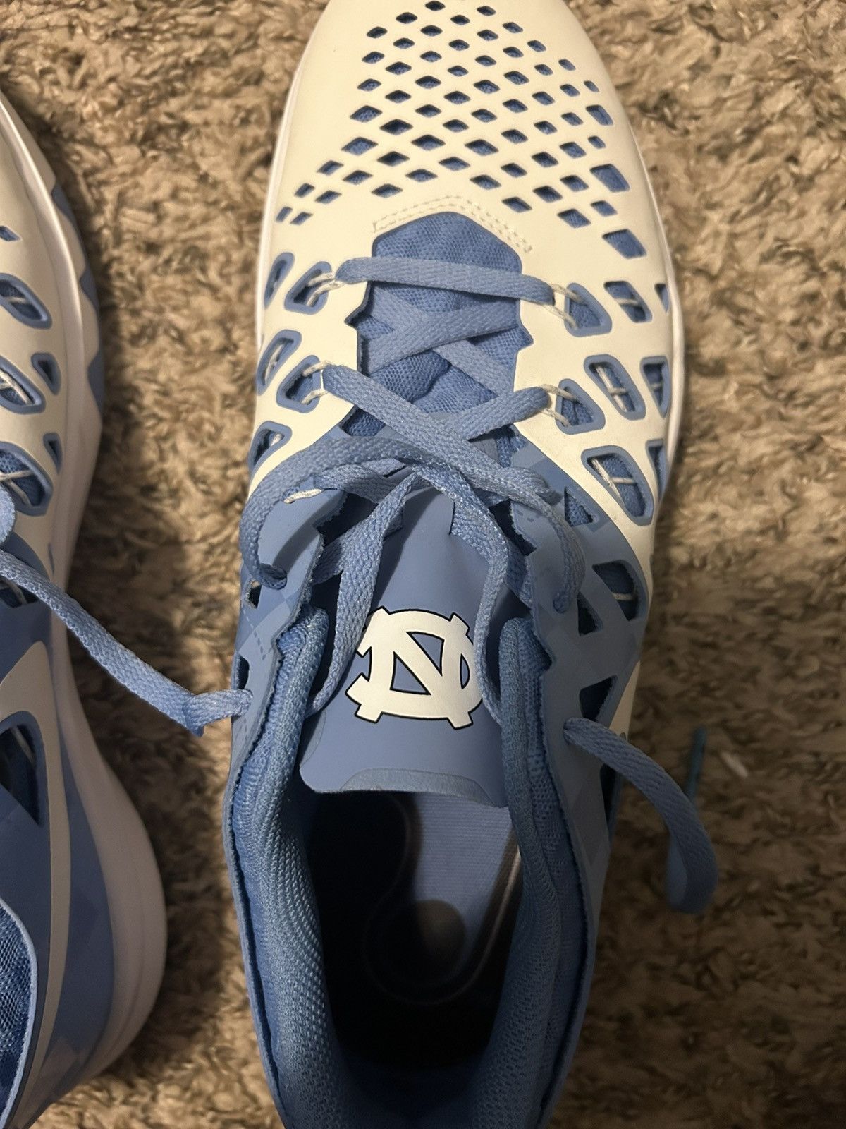 Nike Nike Men’s UNC Tar Heels Athletic Shoes Size US 10 / EU 43 - 5 Thumbnail