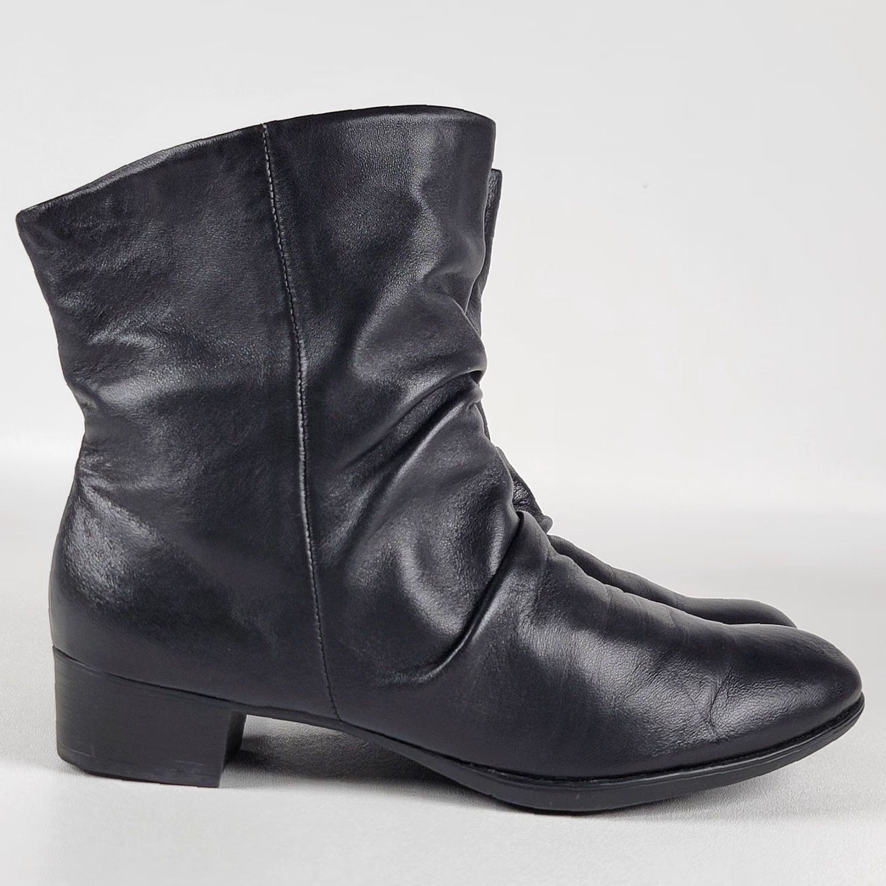 Vintage Munro Slouch Booties Black Leather Size 7.5 Women Pull On Almond Toe Low Block Heel Size US 8 / IT 38 - 2 Thumbnail