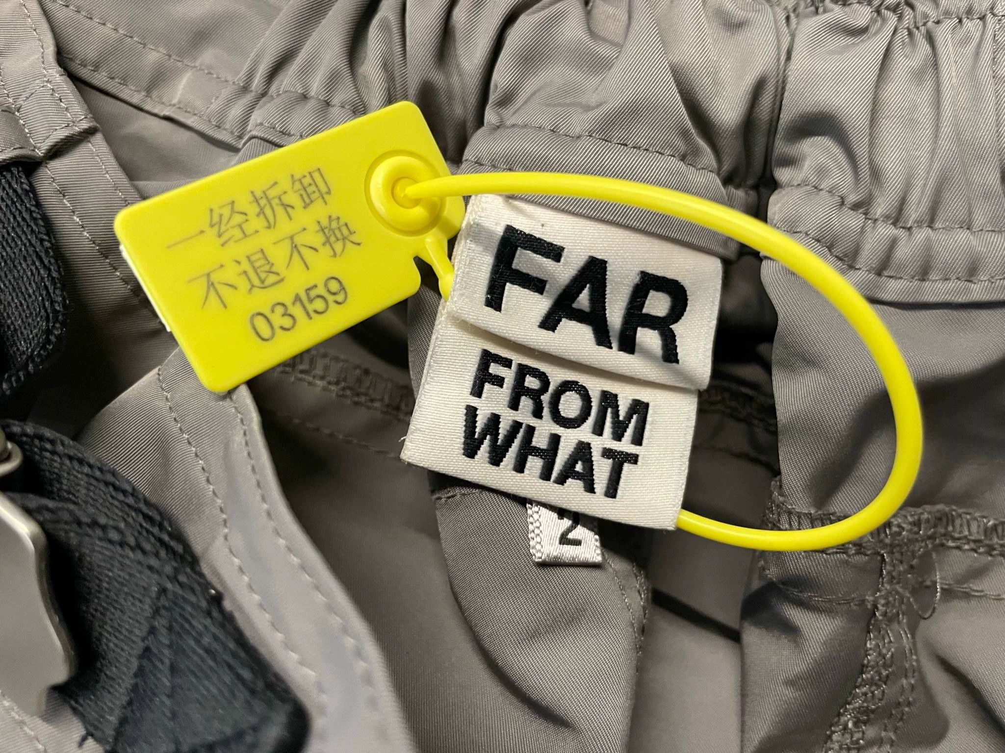Other Far Archive Nylon 2-in-1 Back-Zip Cargo Pants Size 2 A+ Size US 32 / EU 48 - 6 Thumbnail