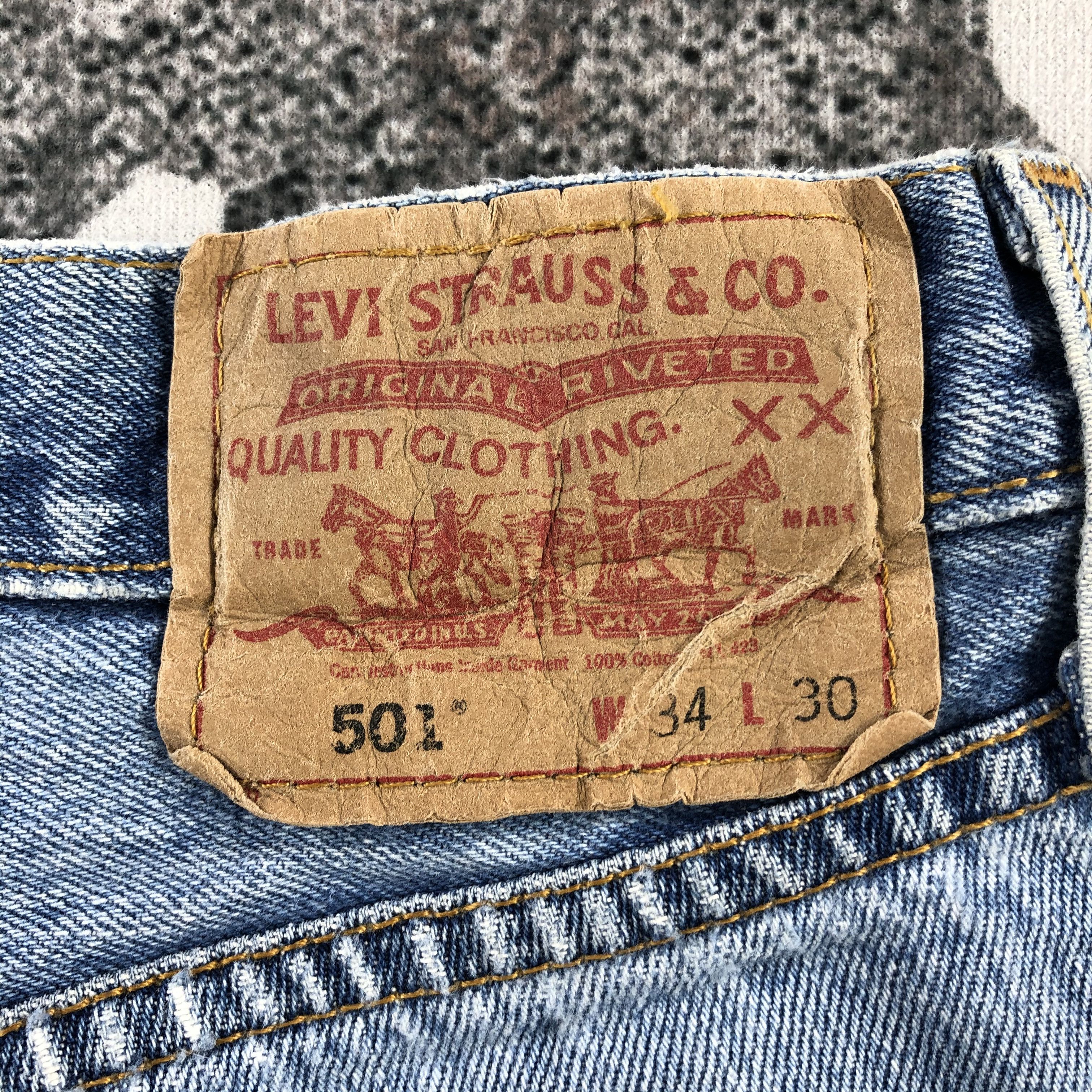 Levi's Vintage Levis 501 Jeans Distressed Denim KJ1067 Size US 34 / EU 50 - 5 Thumbnail