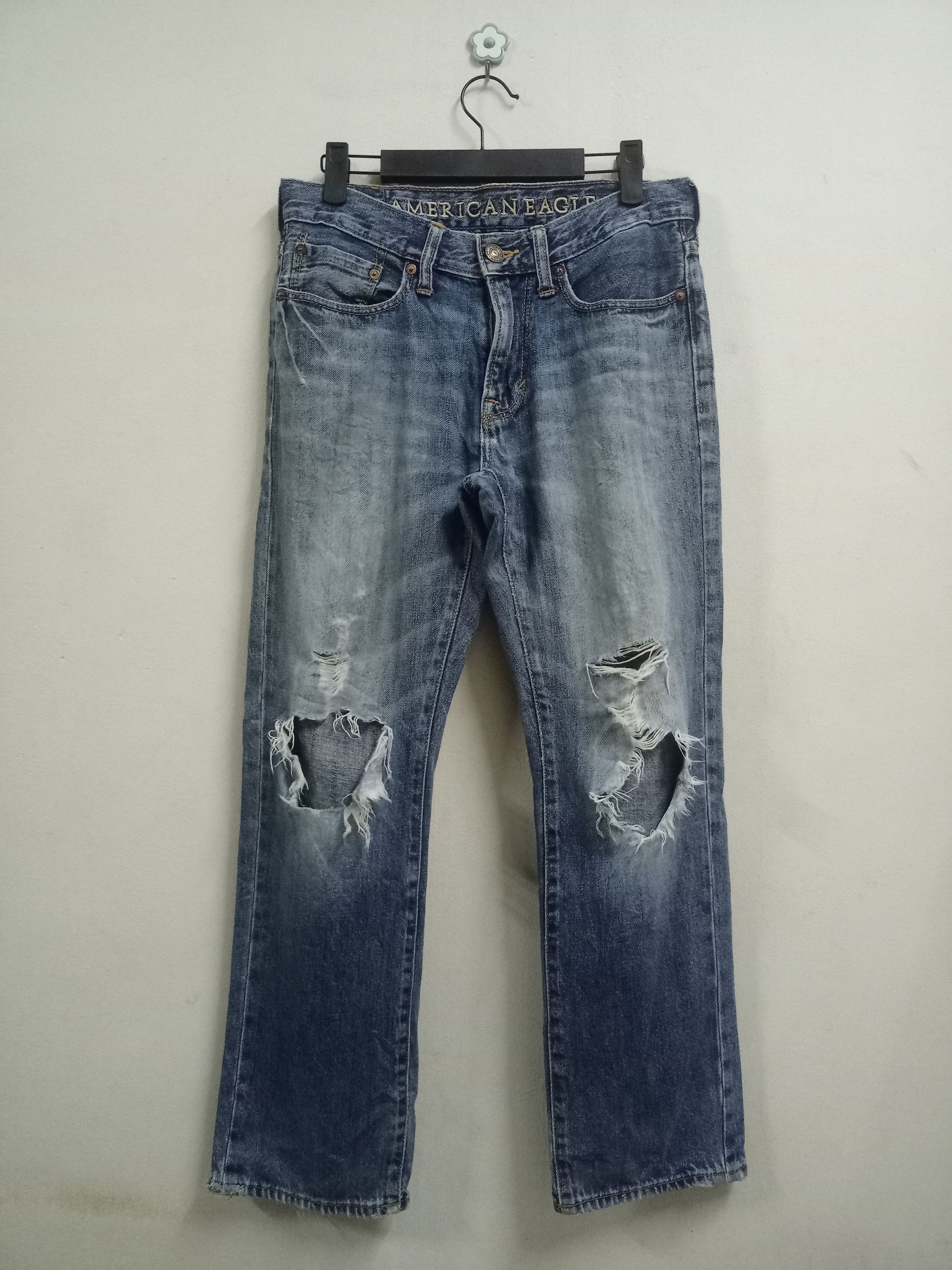 Japanese Brand Vintage Japanese Brand Blue Wash Distressed Jeans 29x26 Size US 29 - 1 Thumbnail