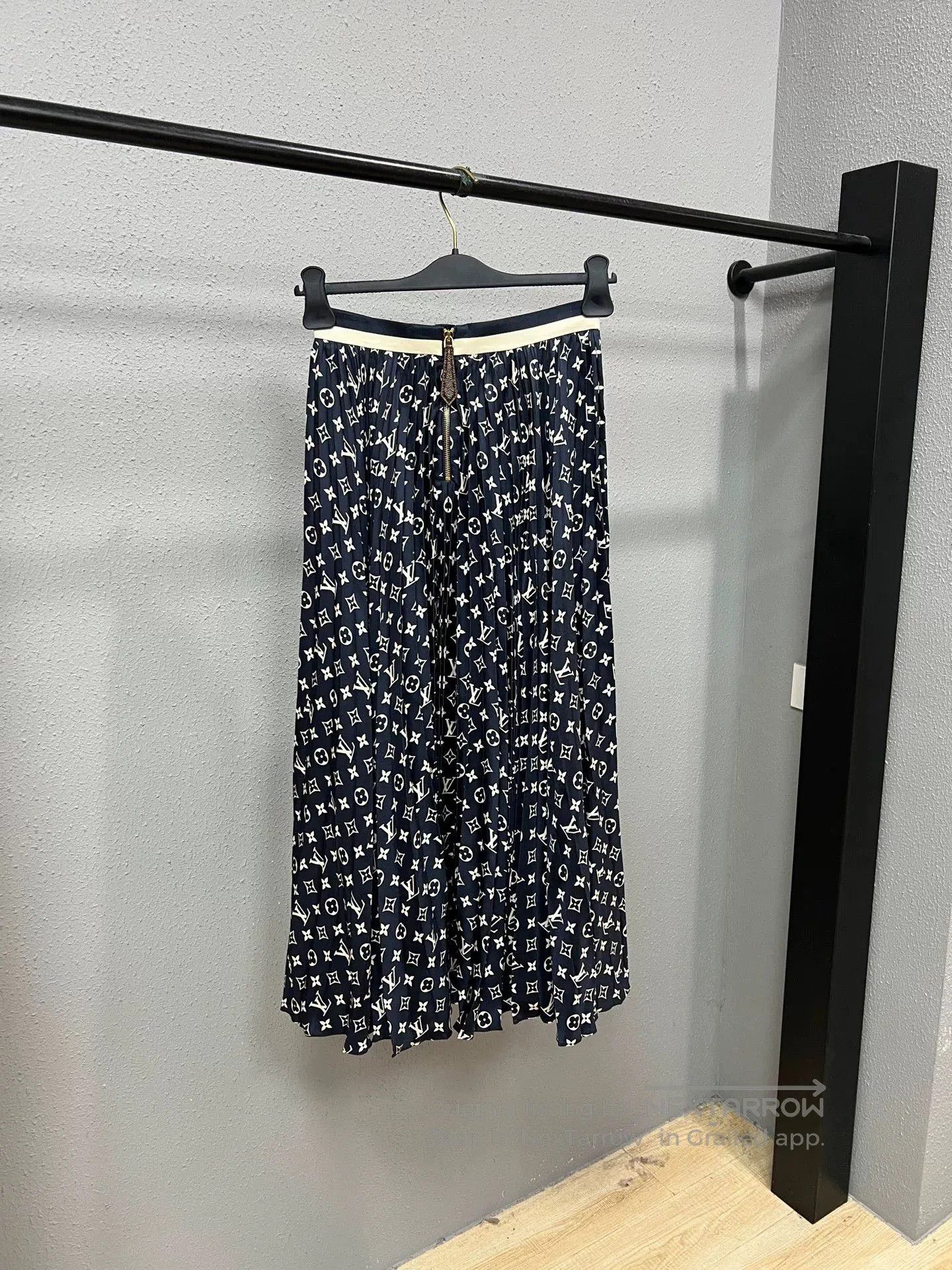 Louis Vuitton louis vuitton blue silk midi skirt. Size 35" - 2 Thumbnail