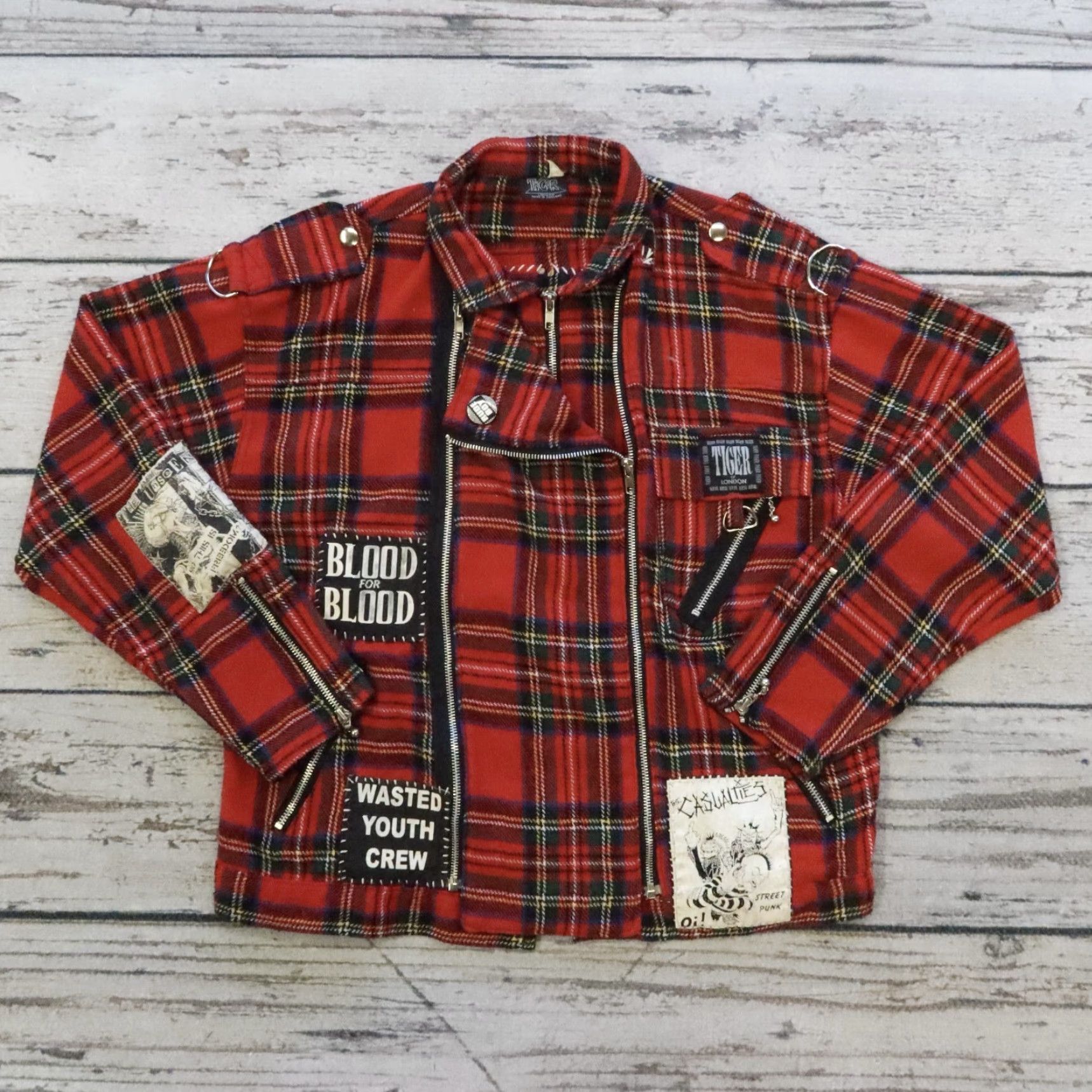 Vintage VINTAGE Tiger of London Main Street Saints Patchwork Plaid Biker Jacket Mens L Red Size US L / EU 52-54 / 3 - 2 Thumbnail