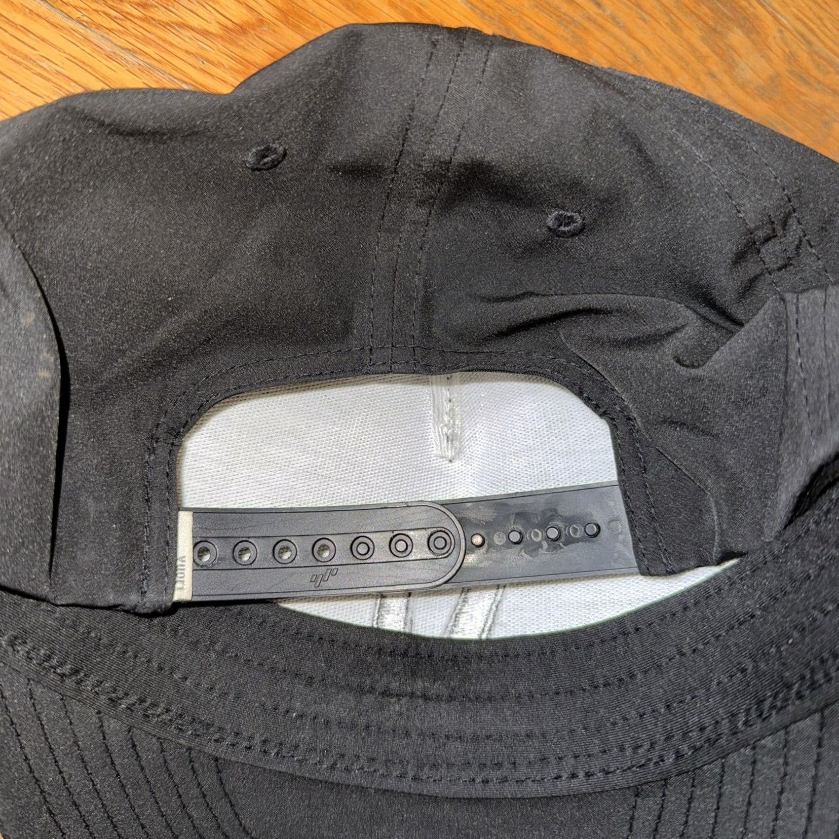 Vuori Vuori Magnitude Hat Baseball CapOSFA Black Adjustable Men's Outdoor Active 4 way Stretch Moisture Wicking Size ONE SIZE - 5 Thumbnail
