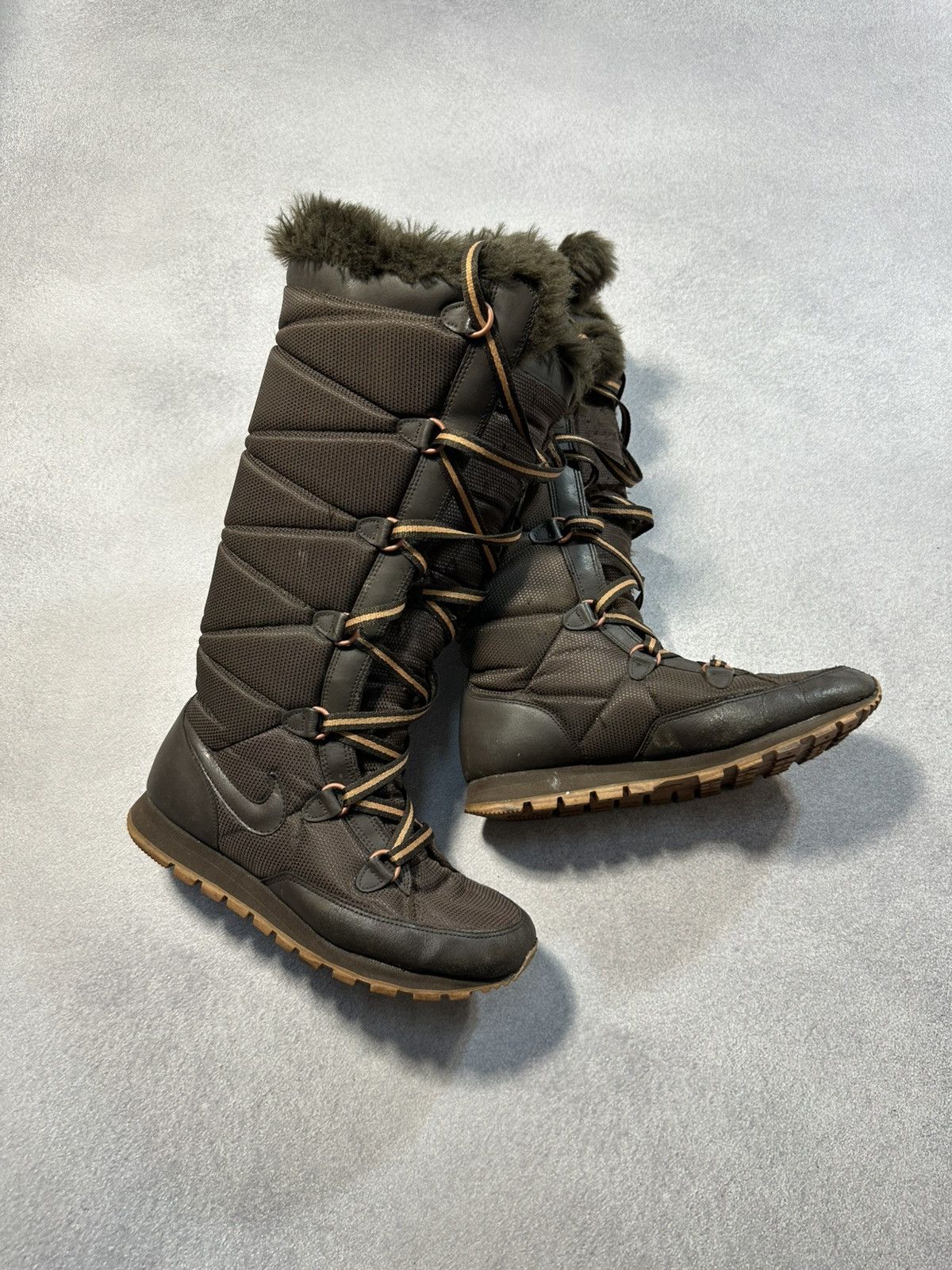 Nike Vintage Nike High Fur Woman Snow Boots US 7.5 Size US 7.5 / IT 37.5 - 9 Thumbnail