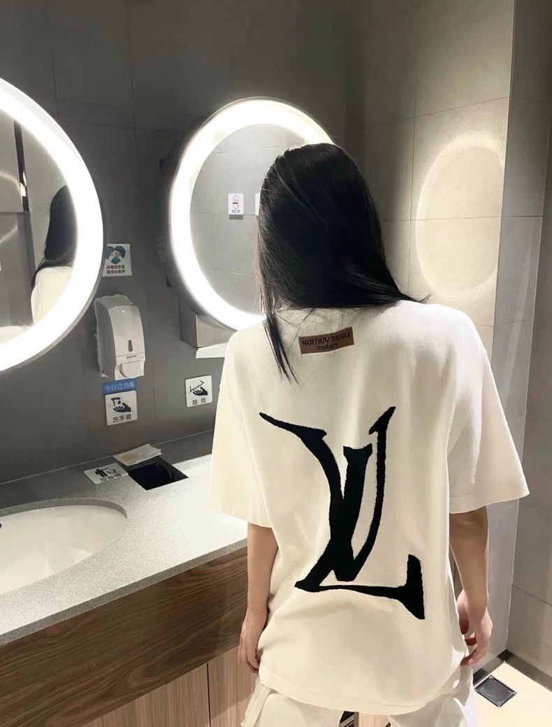 Louis Vuitton Louis Vuitton White knit monogrammed logo short sleeve Size US S / EU 44-46 / 1 - 9 Thumbnail