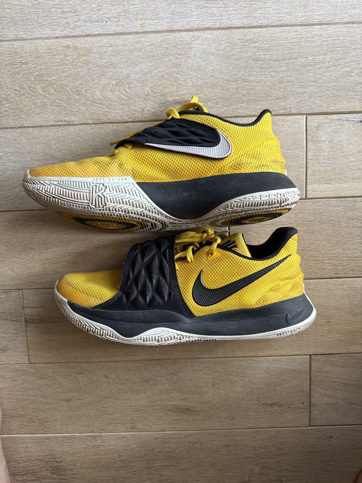 Nike Nike Kyrie Low 1 Size US 12 / EU 45 - 3 Thumbnail
