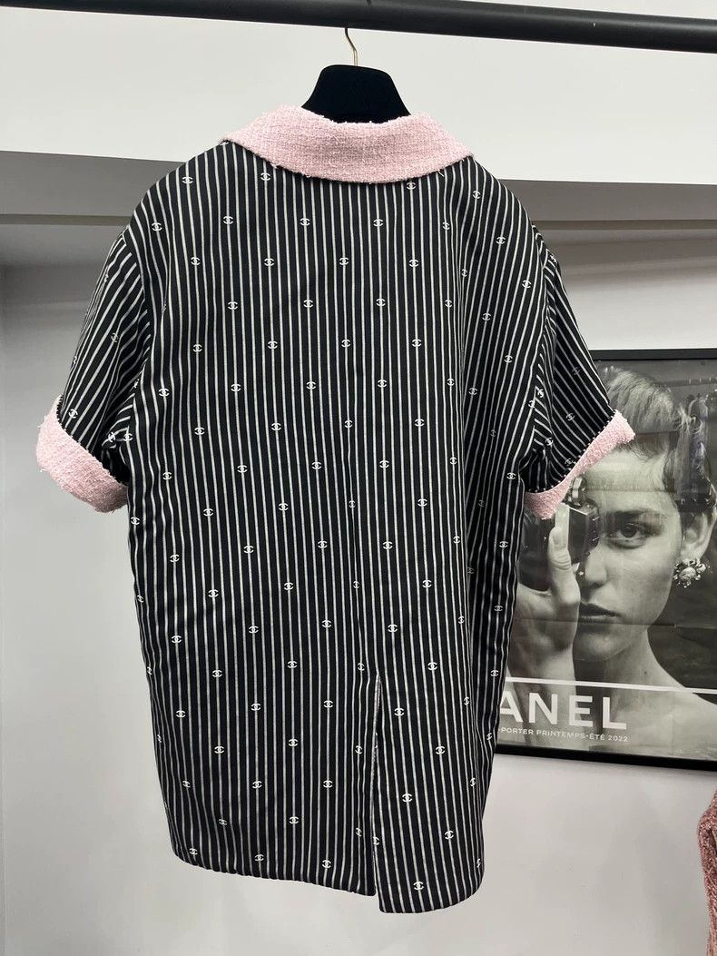 Chanel Chanel Full logo striped short-sleeved silhouette coat Size XS / US 0-2 / IT 36-38 - 3 Thumbnail