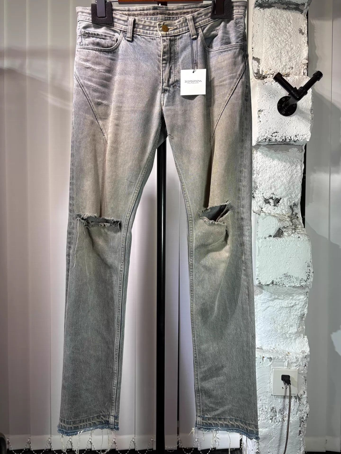 Number (N)ine Number (n)ine 07ss Mud-Dyed Distressed Fray Skinny Jeans Size US 34 / EU 50 - 1 Thumbnail