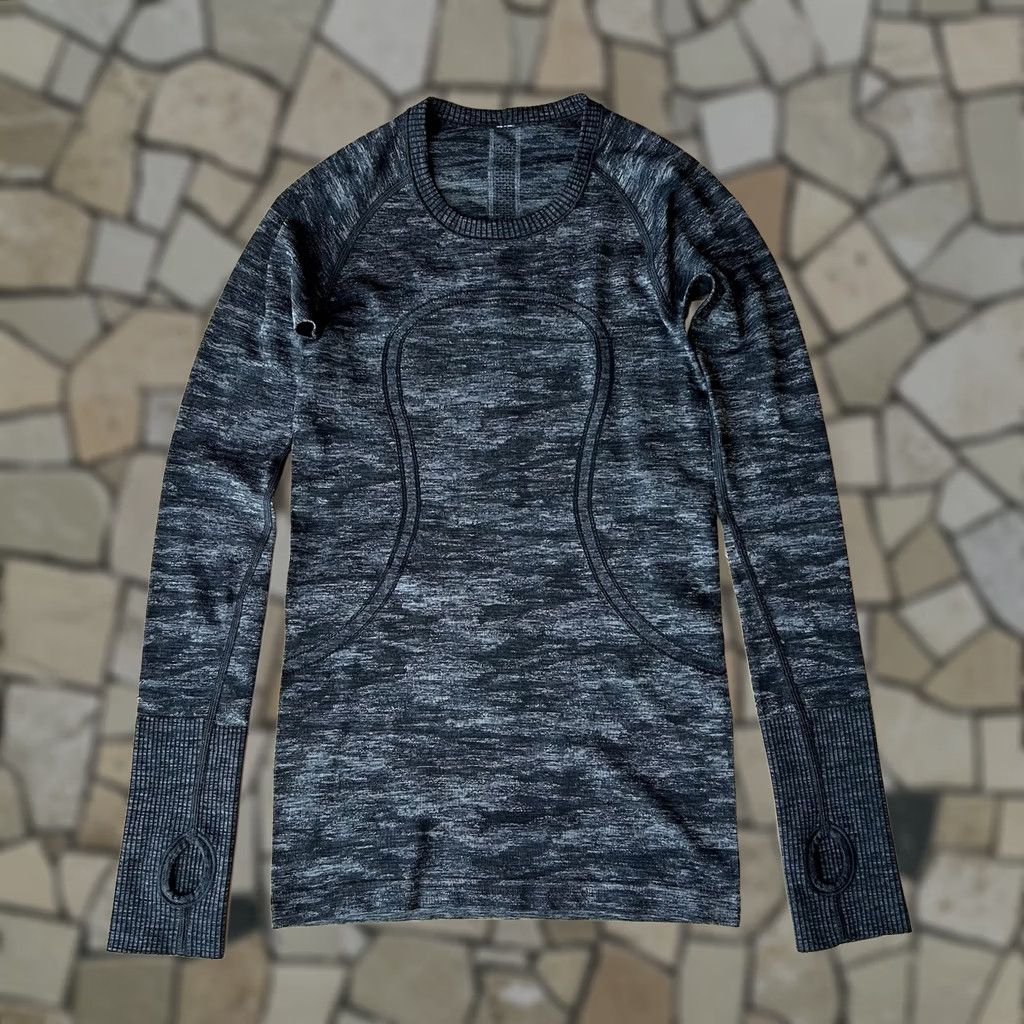 Lululemon Lululemon Swiftly Tech Crew Top Long Sleeve Women’s 4 Black Athletic Shirt Knit Sweatshirt Pullover Size S / US 4 / IT 40 - 1 Thumbnail