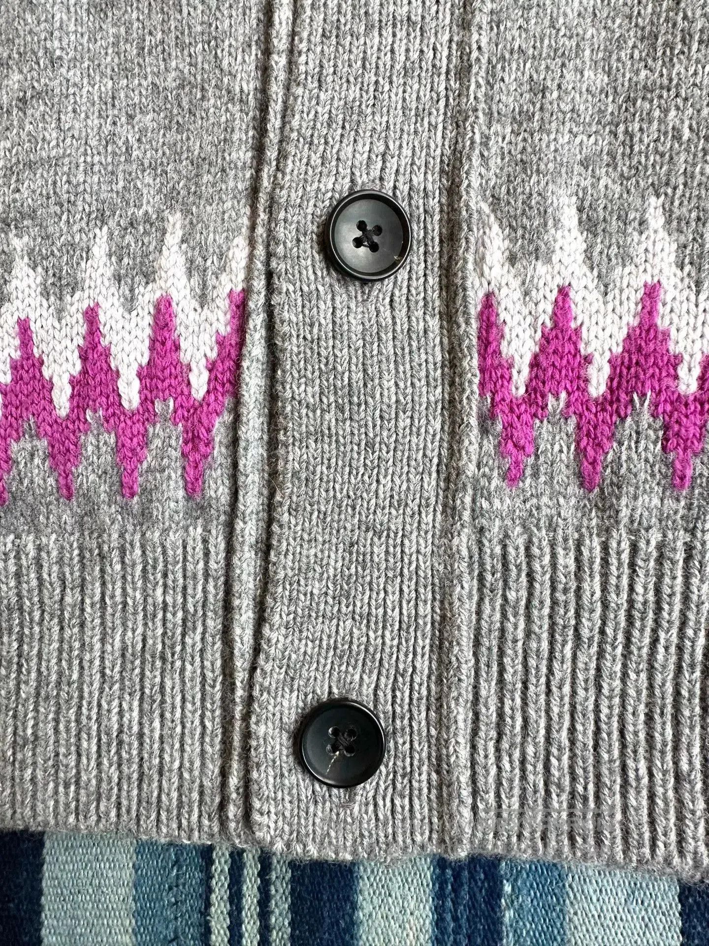 KUON kuon zig-zag dyed cardigan wool blend. Size US L / EU 52-54 / 3 - 5 Thumbnail
