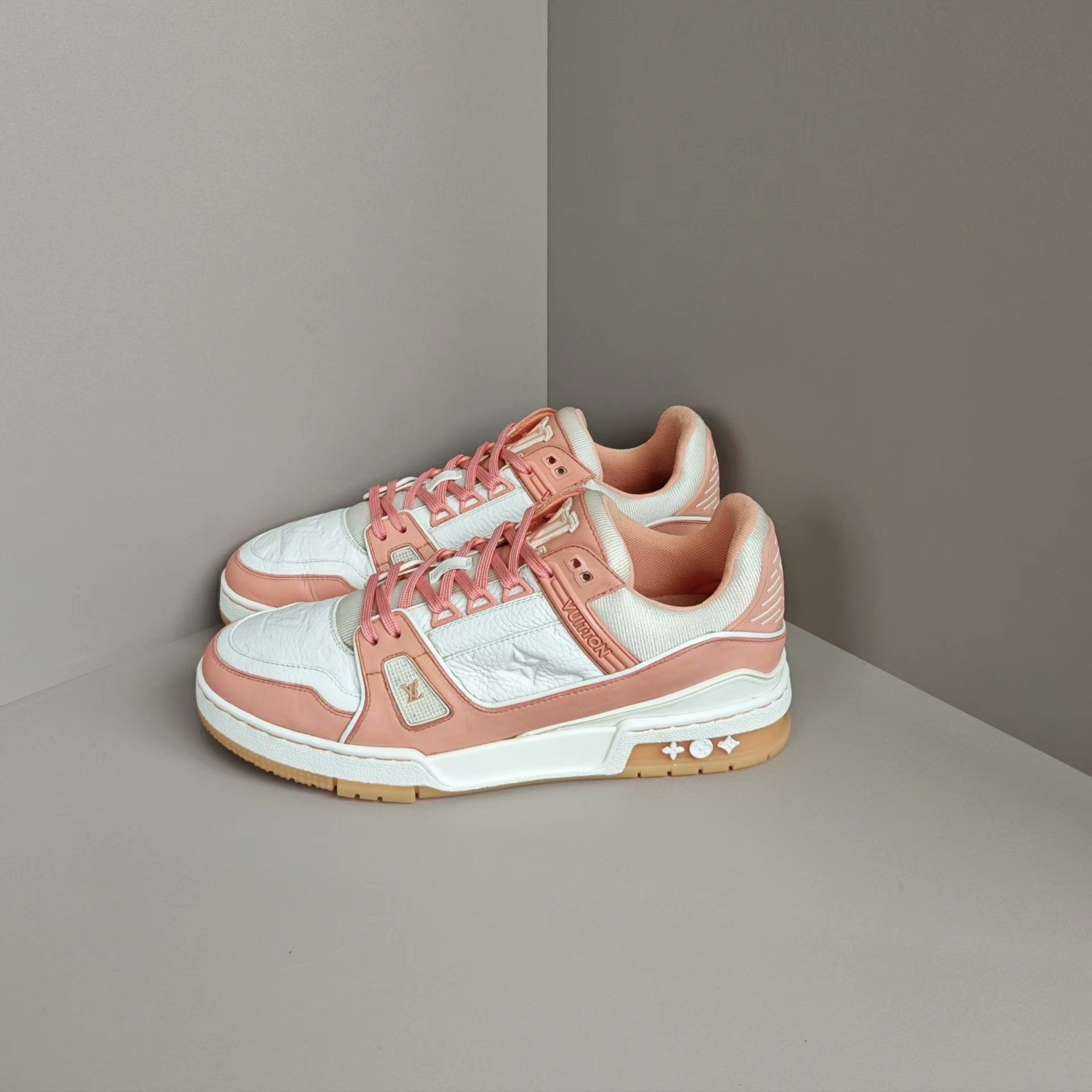 Louis Vuitton Louis Vuitton Training Pink Lowtop Sneakers 8 Men Size US 8 / EU 41 - 1 Thumbnail