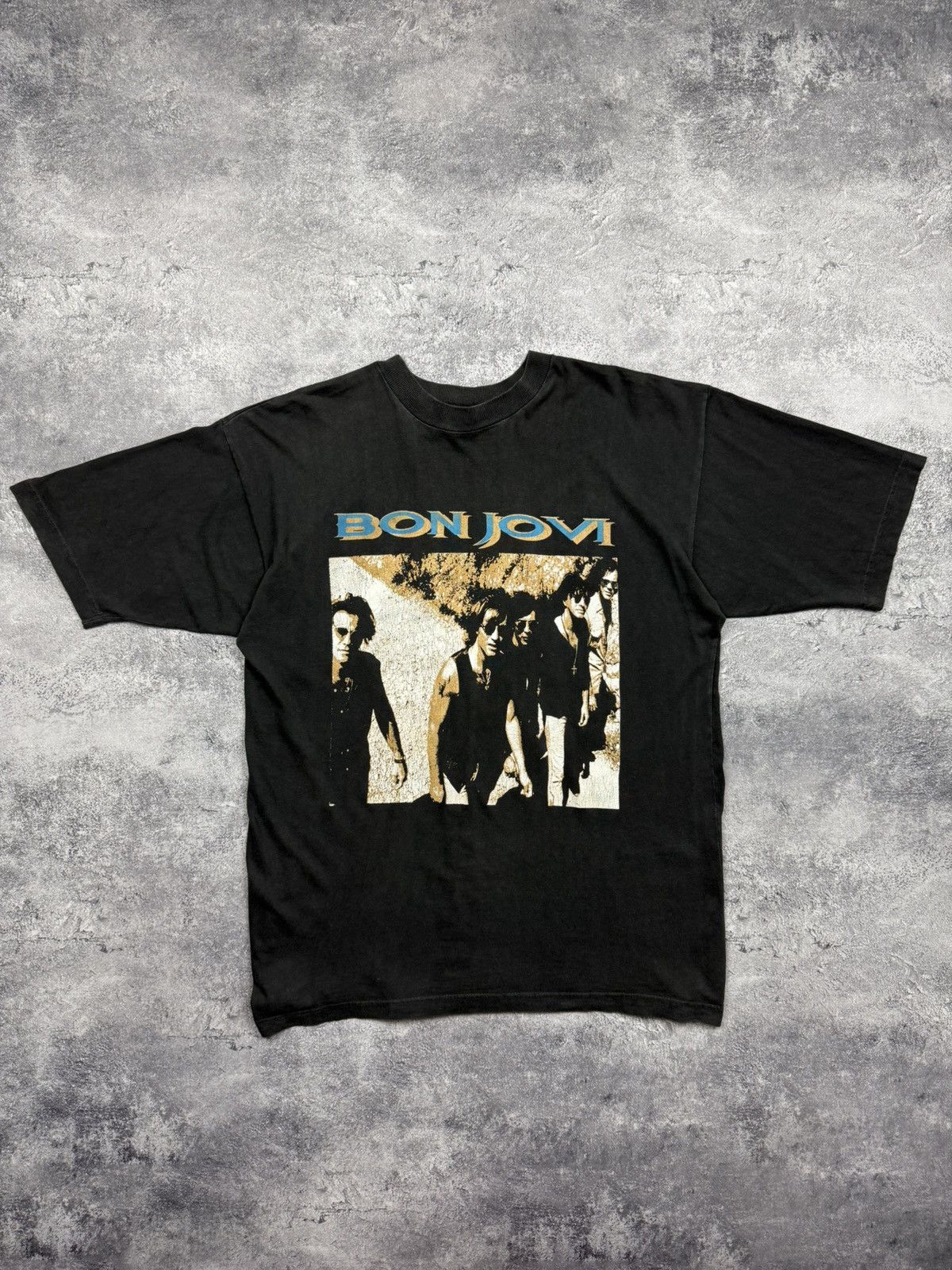 Bon Jovi Vintage 90s Bon Jovi Keep The Faith T-Shirt Faded Band Tee Size US L / EU 52-54 / 3 - 1 Thumbnail