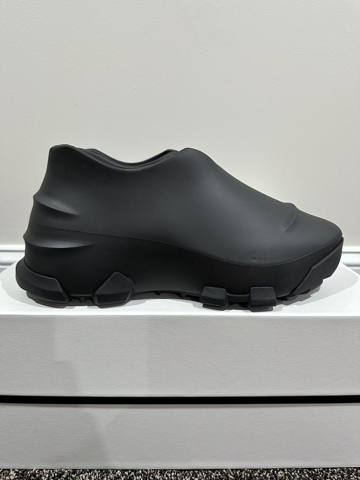 Givenchy Givenchy Monumental Mallow Matte Black OG Low Shoe Size US 9 / EU 42 - 4 Thumbnail