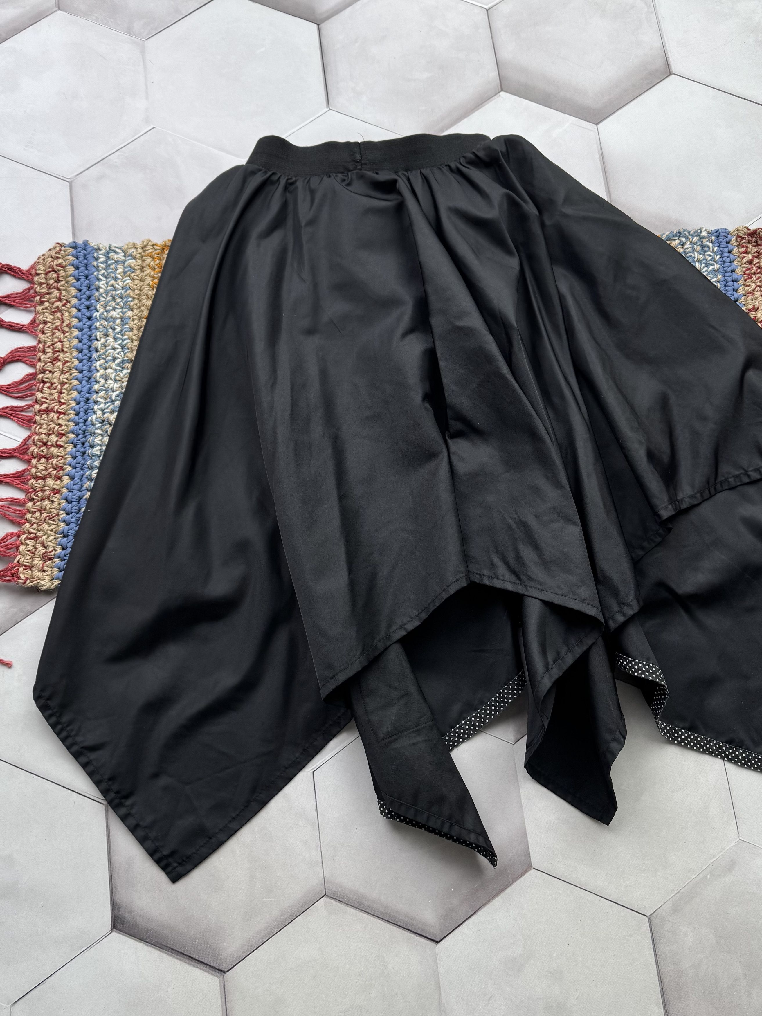 Vintage Vintage Asymmetry Flare Skirt (E4) Size 27" / US 4 / IT 40 - 6 Thumbnail