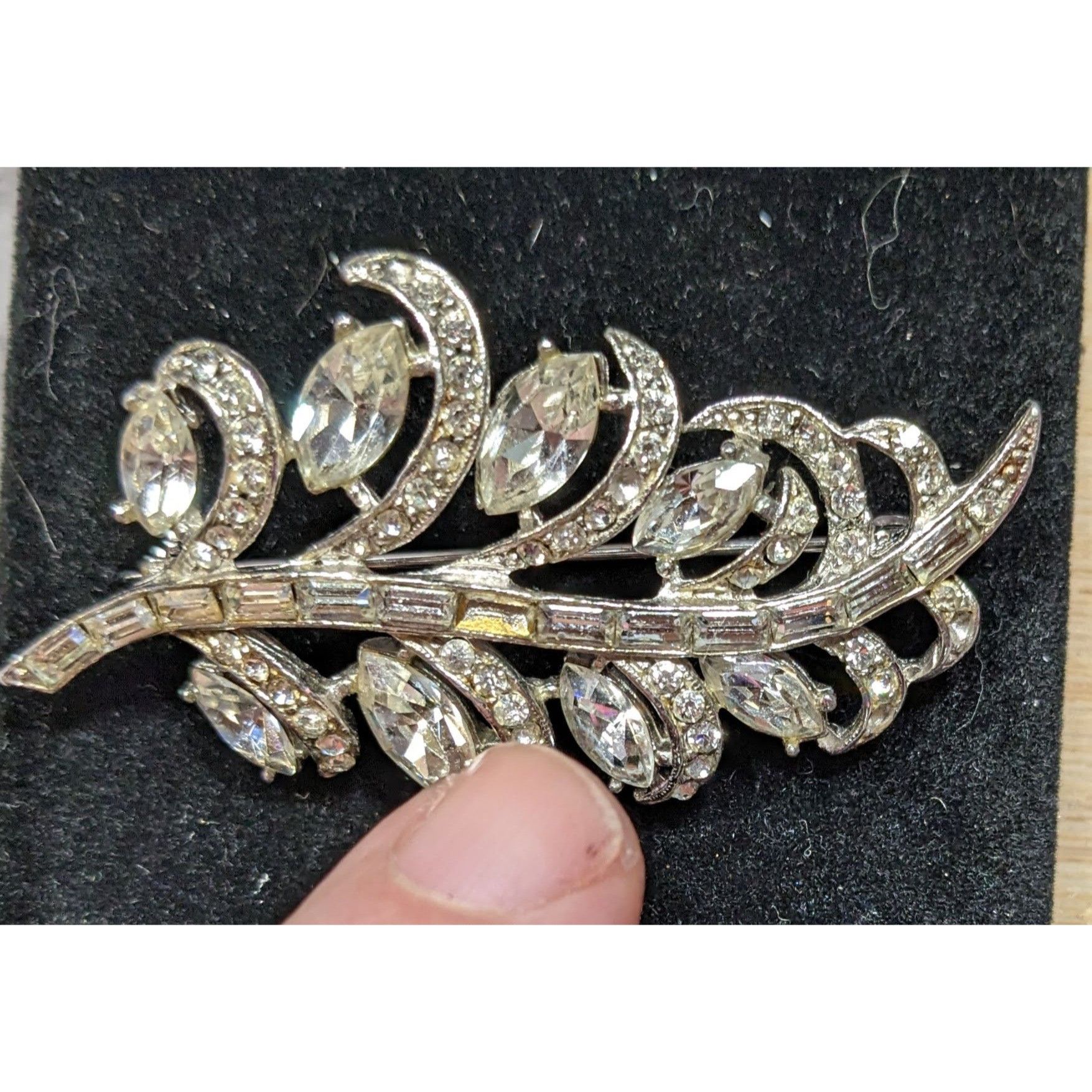 Other Vintage Glam Floral Leaf Silver Tone Brooch With Clear Stone Size ONE SIZE - 3 Thumbnail
