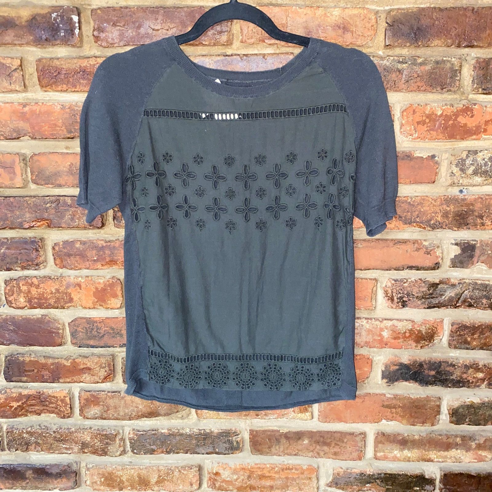 Other Kew 159 Gray Short Sleeve Eyelet Lattice Top Small Size S / US 4 / IT 40 - 1 Thumbnail
