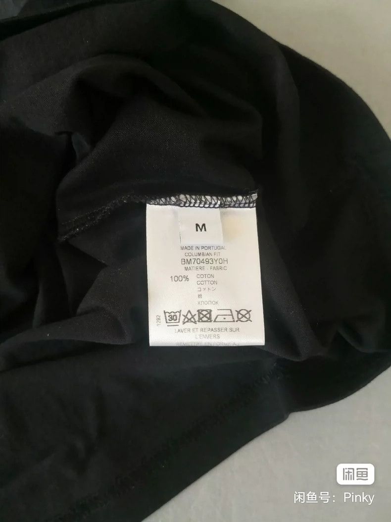Givenchy Givenchy Shark Short Sleeve T-Shirt Size US M / EU 48-50 / 2 - 4 Thumbnail