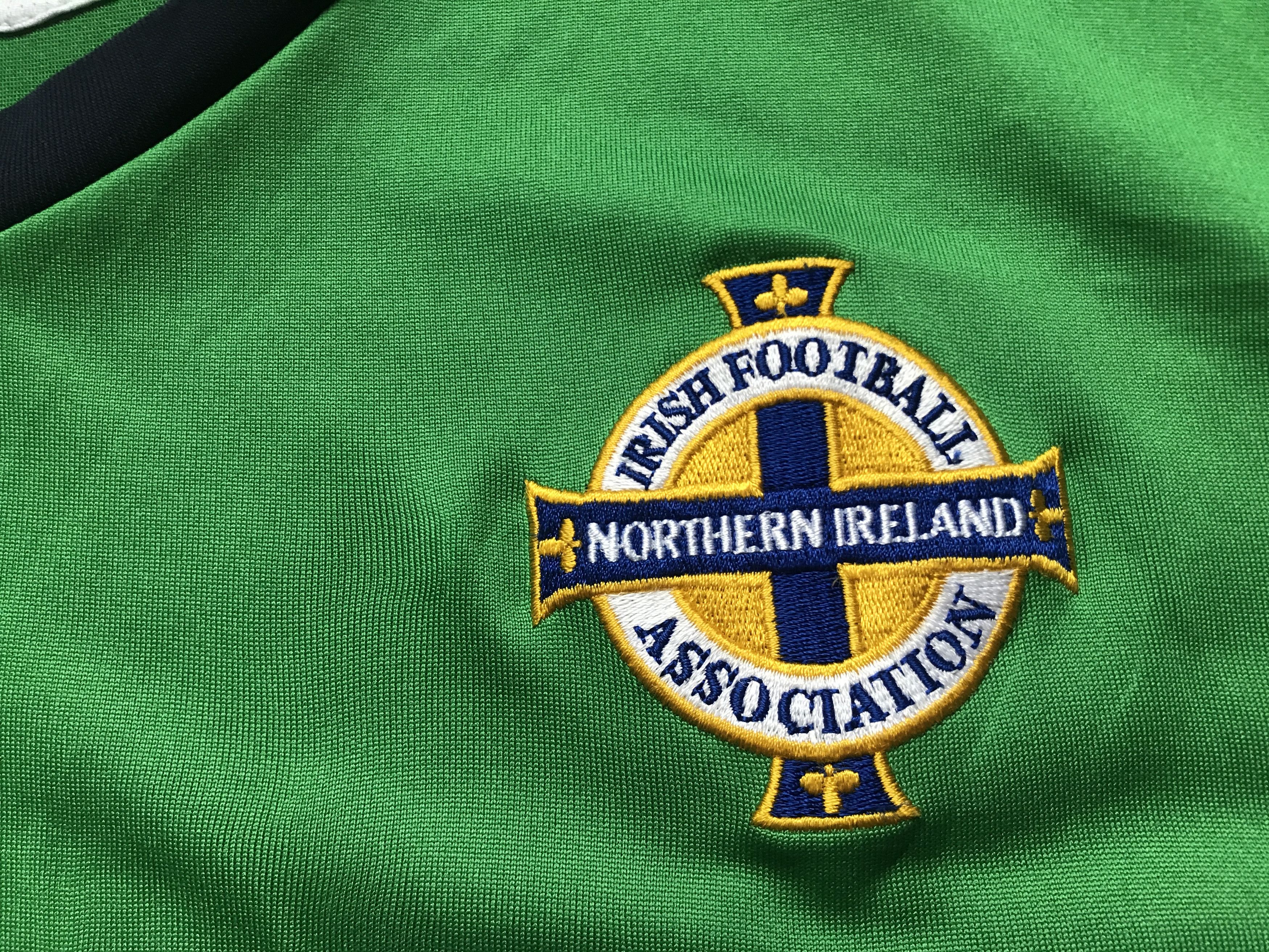 Umbro × Vintage Vintage Umbro Northern Ireland Shirt 2006-2008 Size US XL / EU 56 / 4 - 7 Thumbnail