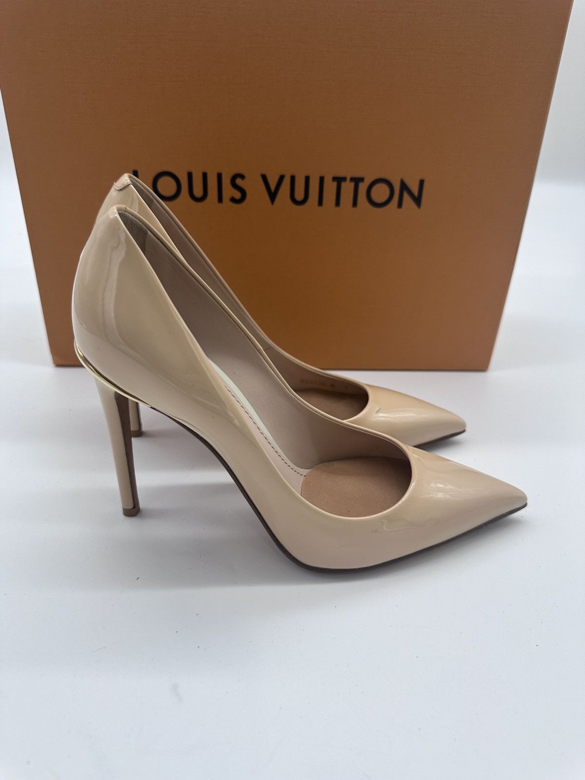 Louis Vuitton Louis Vuitton Patent Leather Heels 38.5LV 8.5 USA w dustbags Size US 8.5 / IT 38.5 - 4 Thumbnail