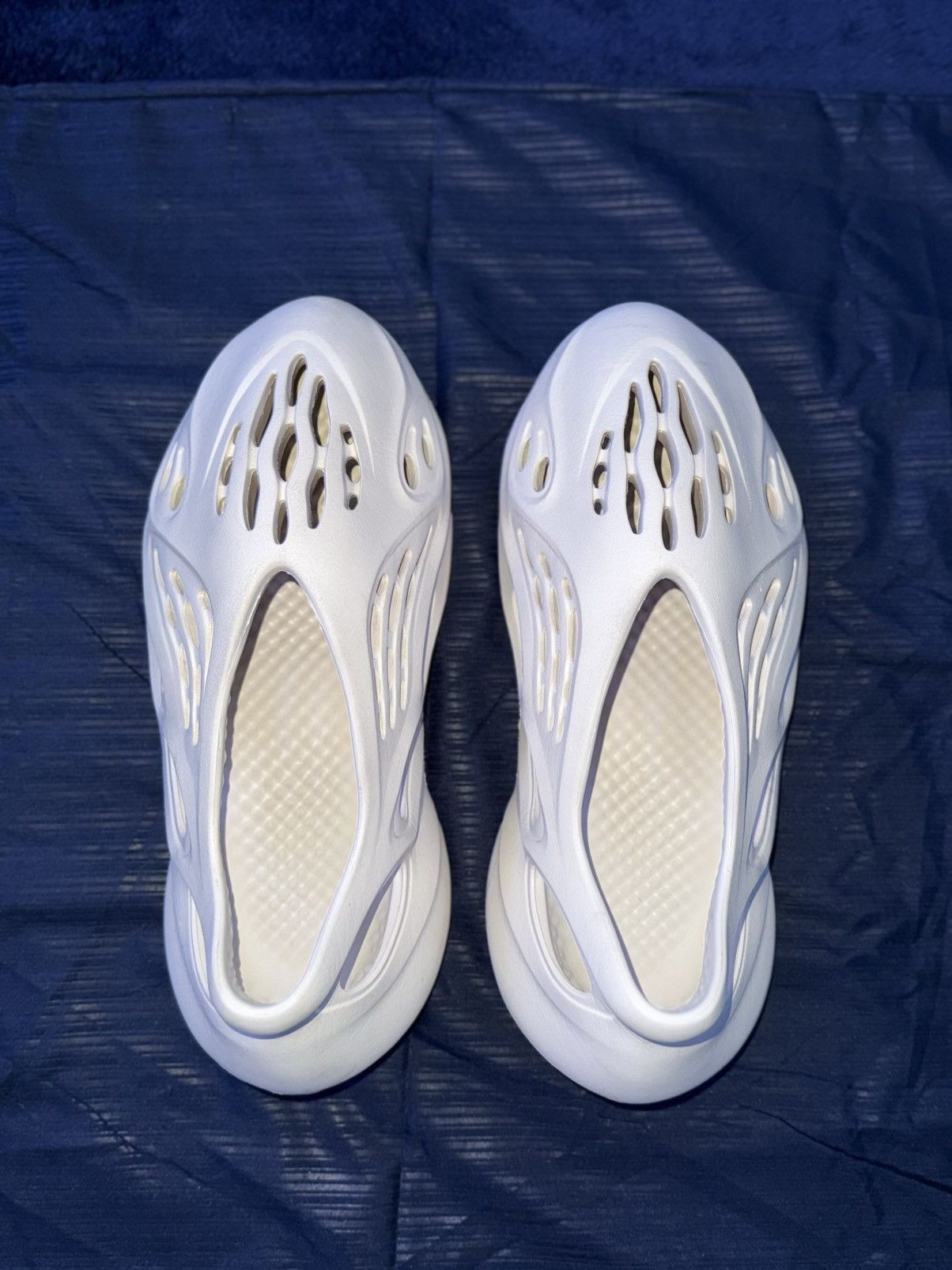 Yeezy Yeezy Foam Runner Sand Size US 9 / EU 42 - 6 Thumbnail