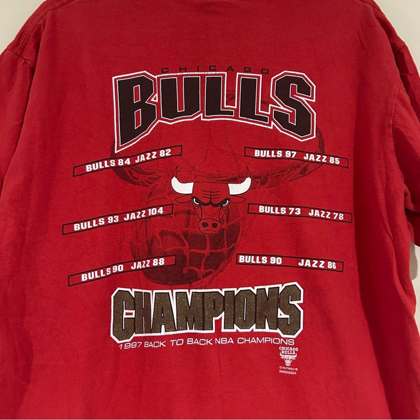 Other Vintage 1997 Chicago Bulls Back To Back Champions Shirt Size US L / EU 52-54 / 3 - 4 Thumbnail
