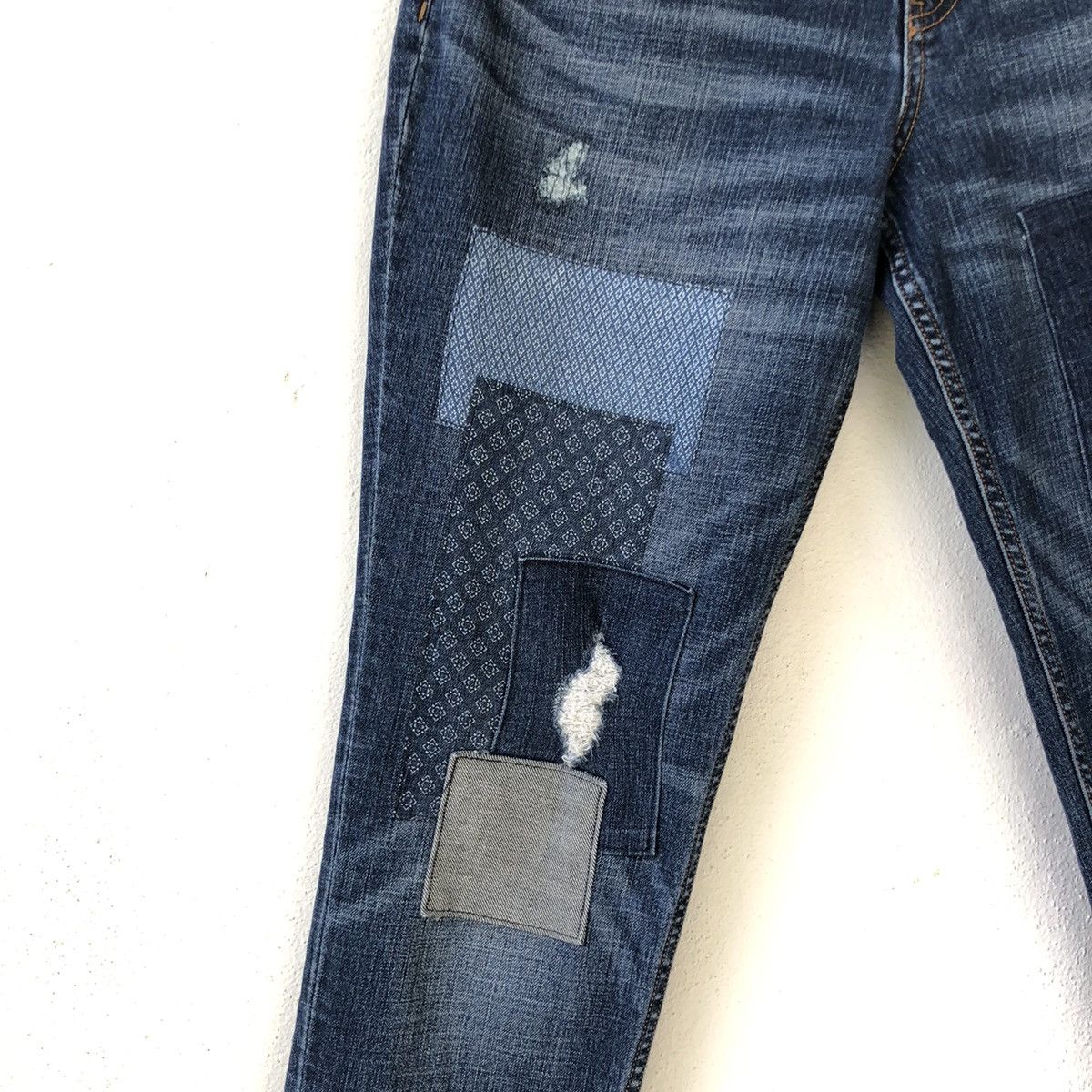 Old Navy OLD NAVY Distressed Patchwork Skinny Jeans Size 30" / US 8 / IT 44 - 5 Thumbnail
