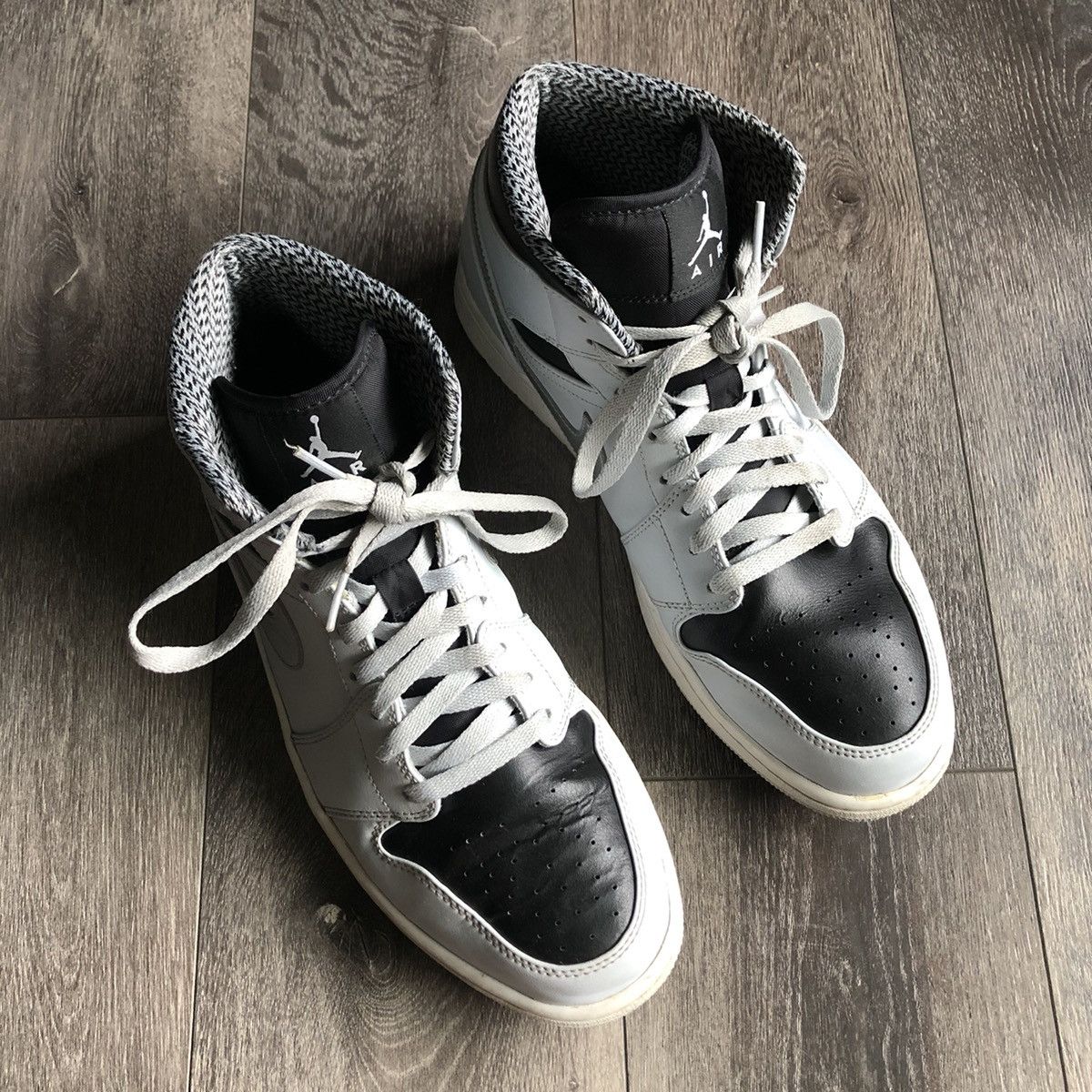 Jordan Brand Air Jordan 1 Retro Mid Wolf Grey Platinum Metallic Shoes Size US 12 / EU 45 - 3 Thumbnail