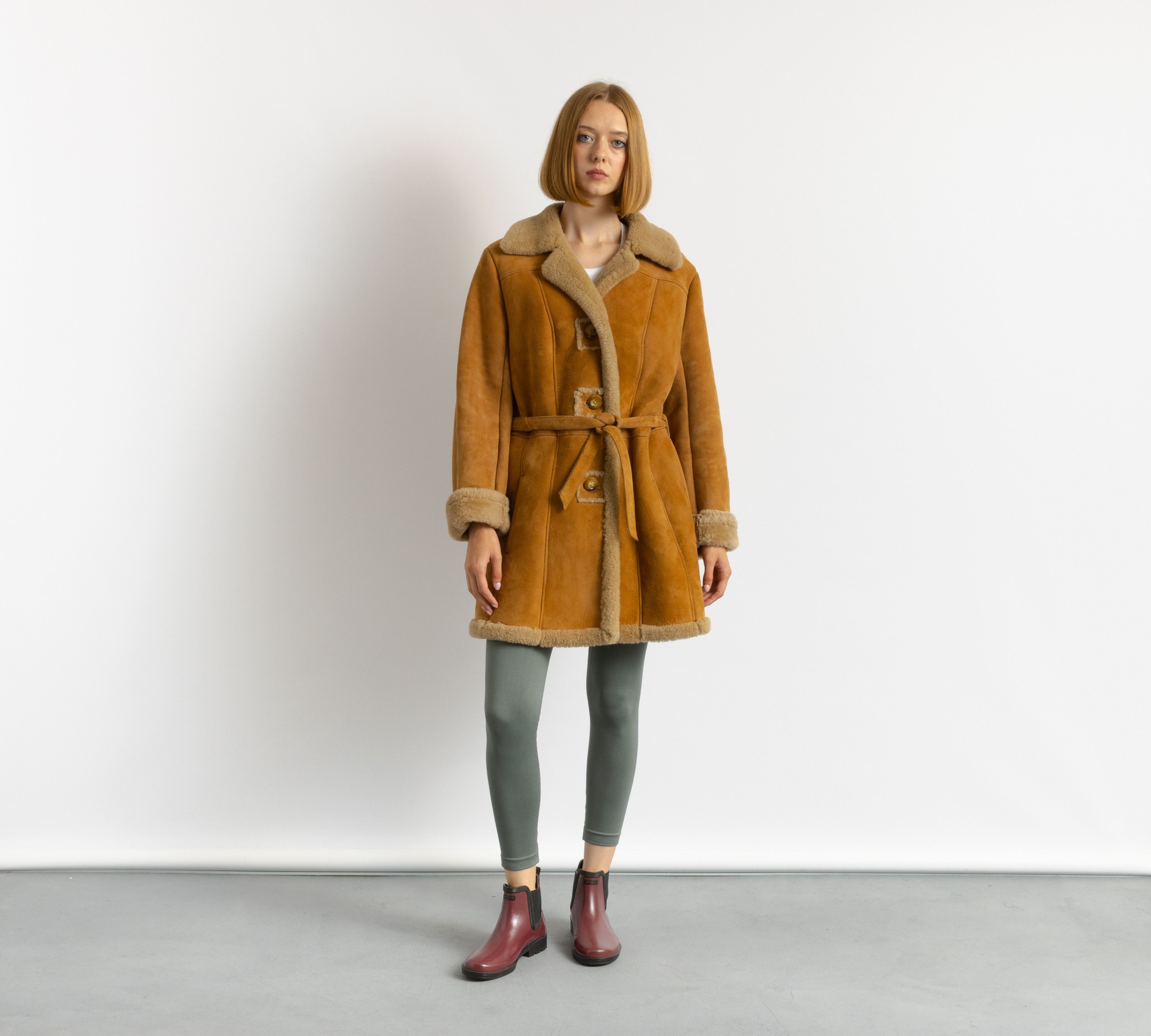 Vintage Women Winter Sheepskin Suede Coat 80s Medium size5932 Size M / US 6-8 / IT 42-44 - 1 Thumbnail