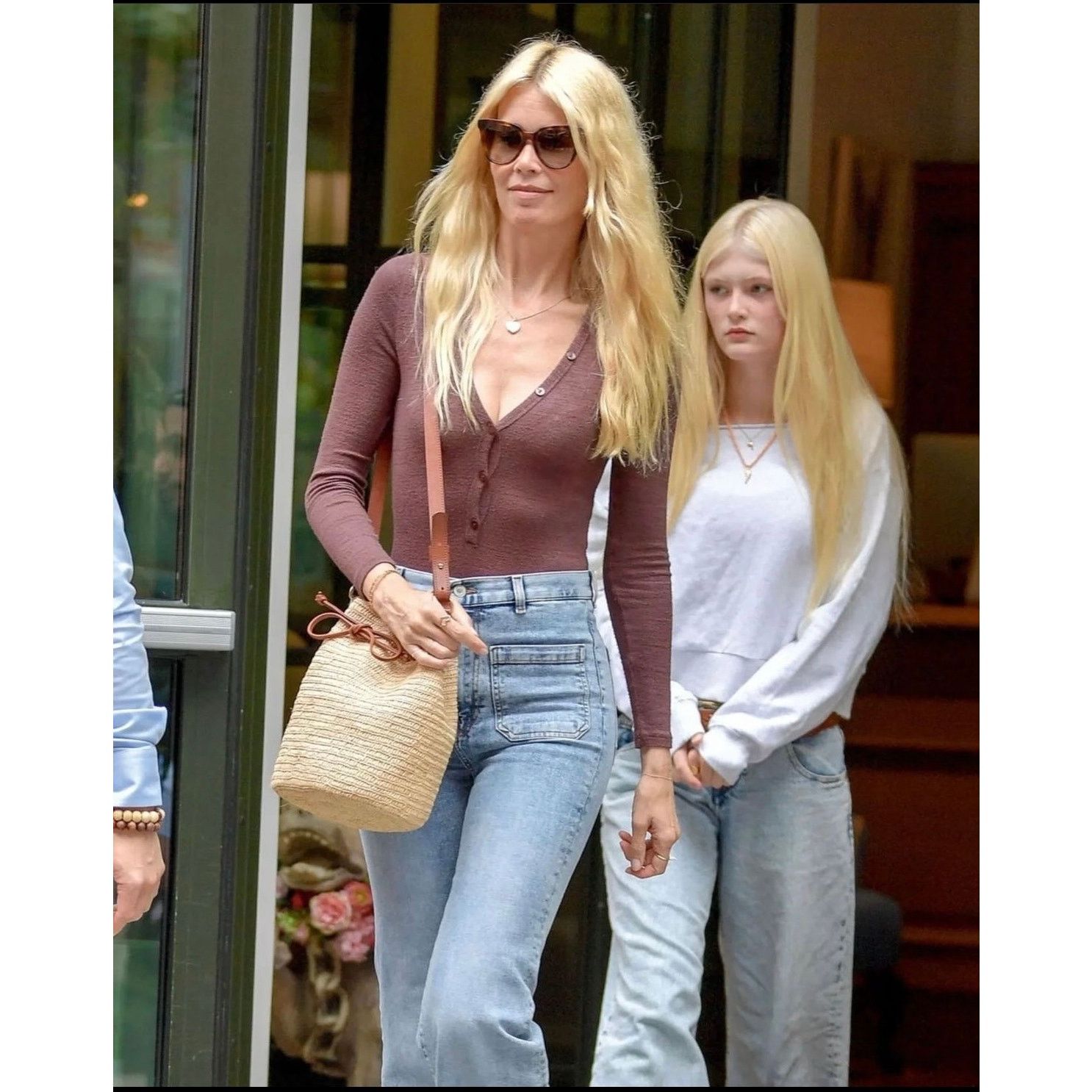 Veronica Beard Veronica Beard Florence High-rise Flared Jeans Acid-Wash Size 25" / US 0 / IT 36 - 8 Thumbnail